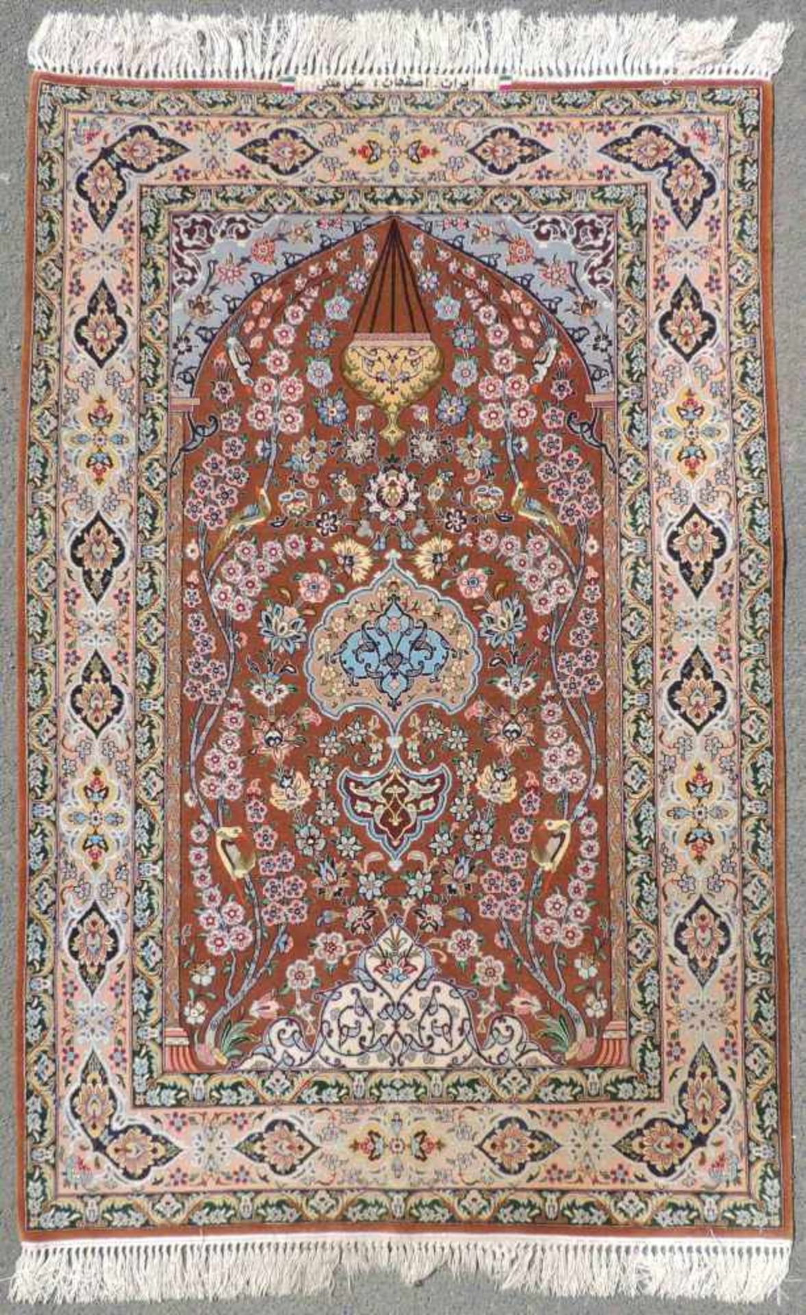 Isfahan Gebetsteppich signiert "Ali Maleki". Persien, Iran. Selten feine Knüpfung. 172 cm x 108