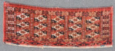 Tekke Torba Stammesteppich. Turkmenistan. Antik, um 1900. 28 cm x 75 cm. Handgeknüpft. Wolle und