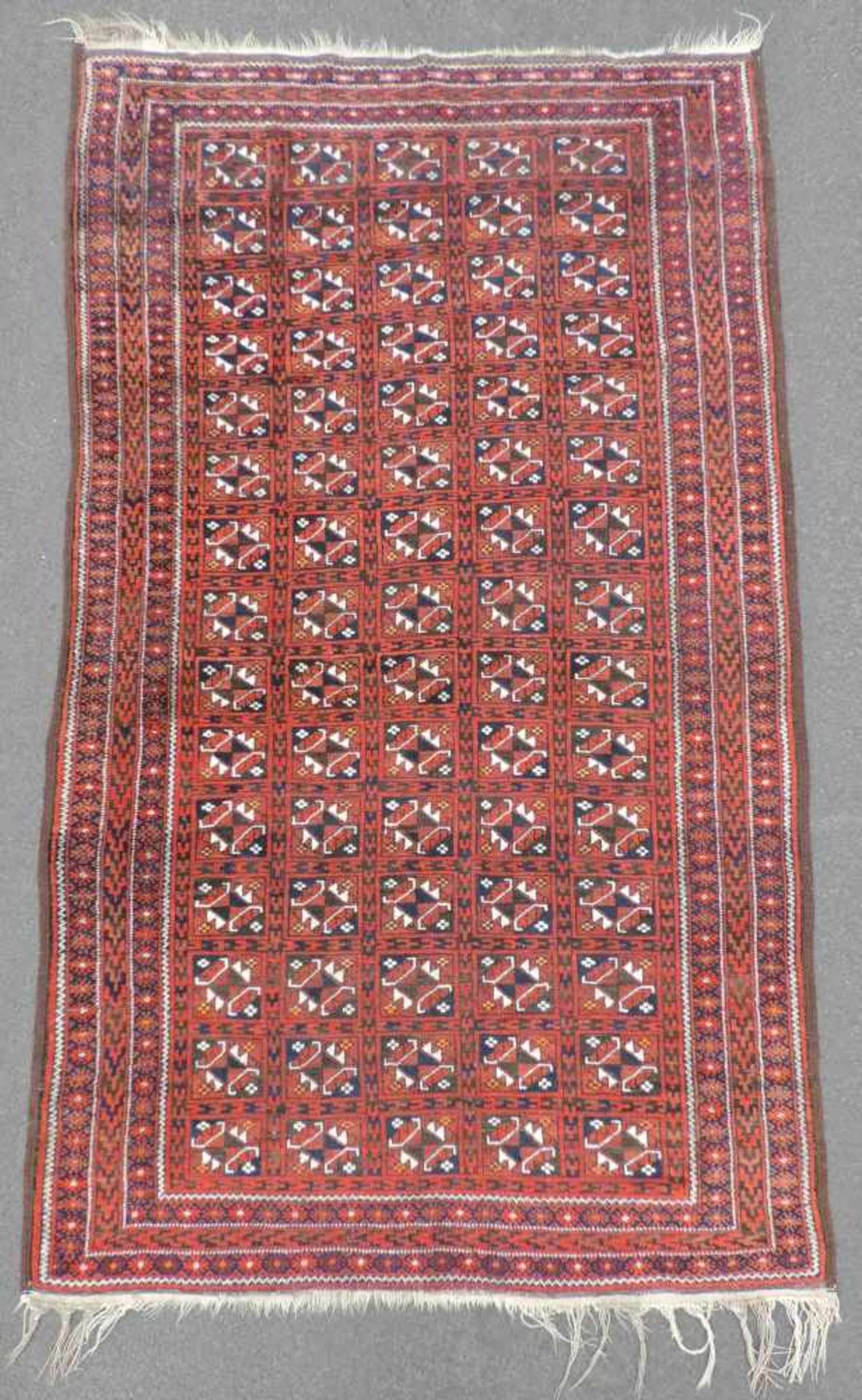 Belutsch Stammesteppich der Turkmenen. Chorassan. Iran. Alt, um 1920 217 cm x 129 cm.
