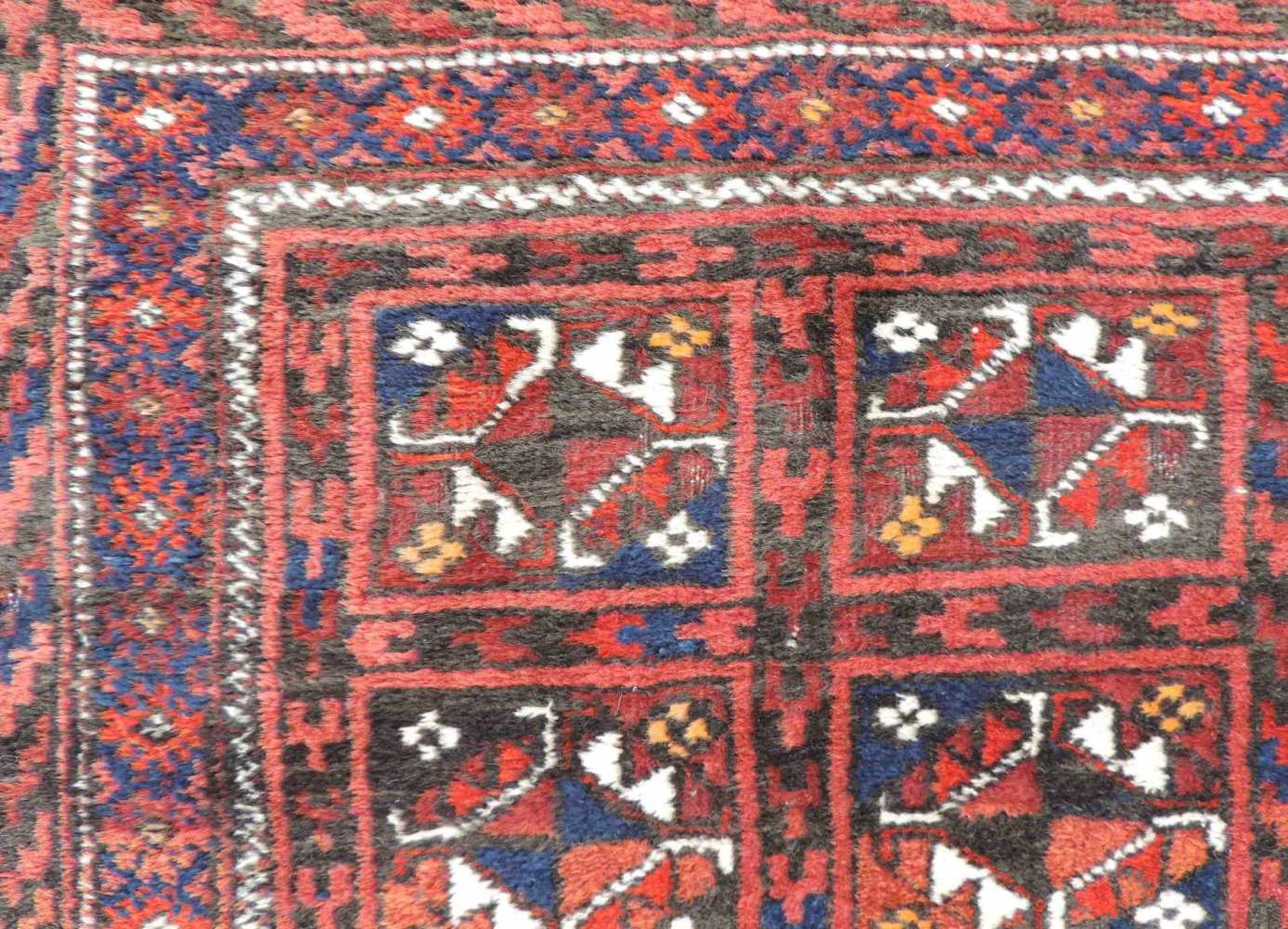 Belutsch Stammesteppich der Turkmenen. Chorassan. Iran. Alt, um 1920 217 cm x 129 cm. - Bild 6 aus 7