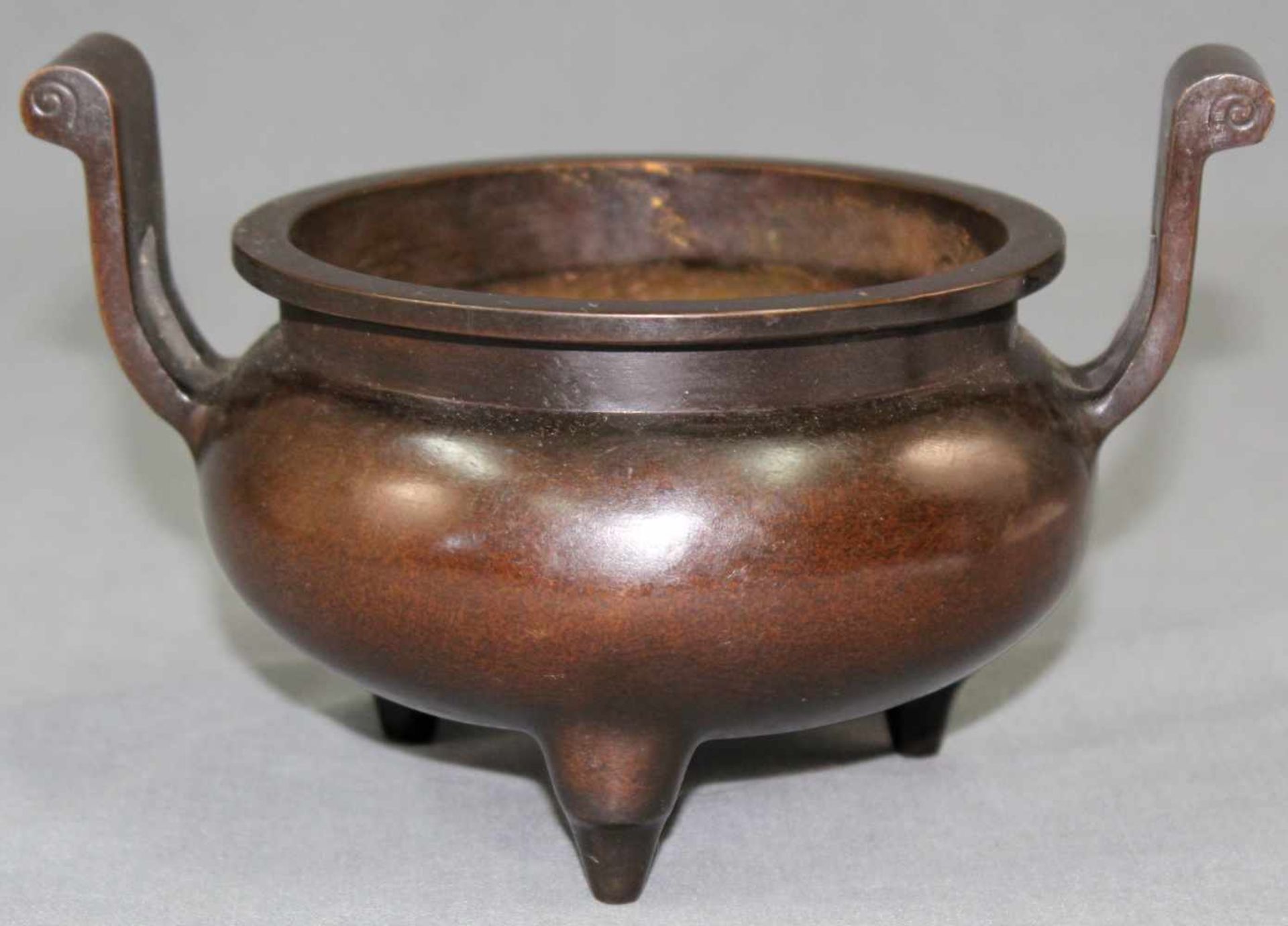 Weihrauchbrenner. China. 4 - Zeichen Marke. 12 cm x 18,5 cm x 12,5 cm. Bronze. Incense burner. - Image 3 of 8