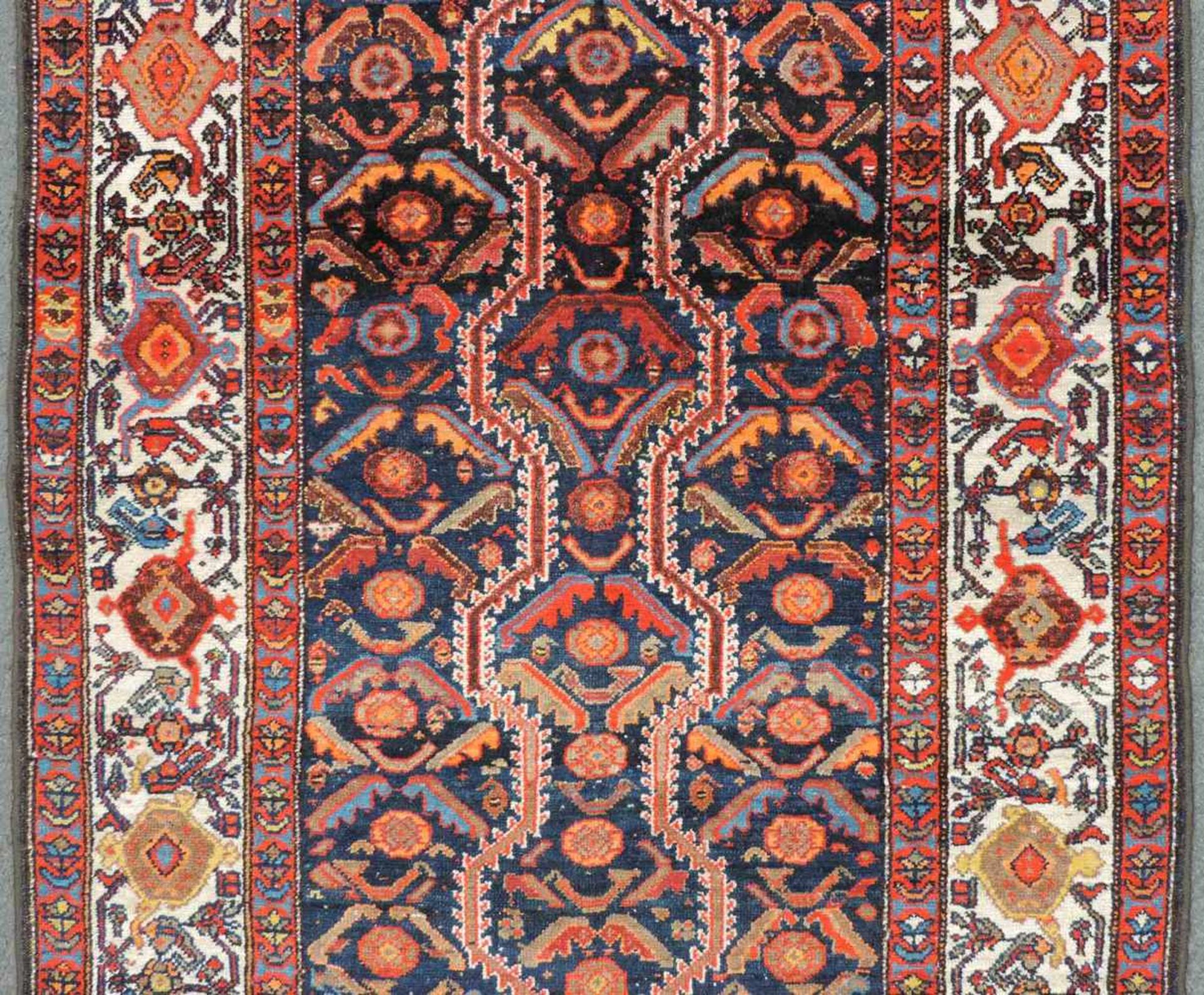 Malayer Perserteppich. Galerie. Iran. Alt, um 1930. 372 cm x 100 cm. Handgeknüpft. Wolle auf - Image 4 of 10