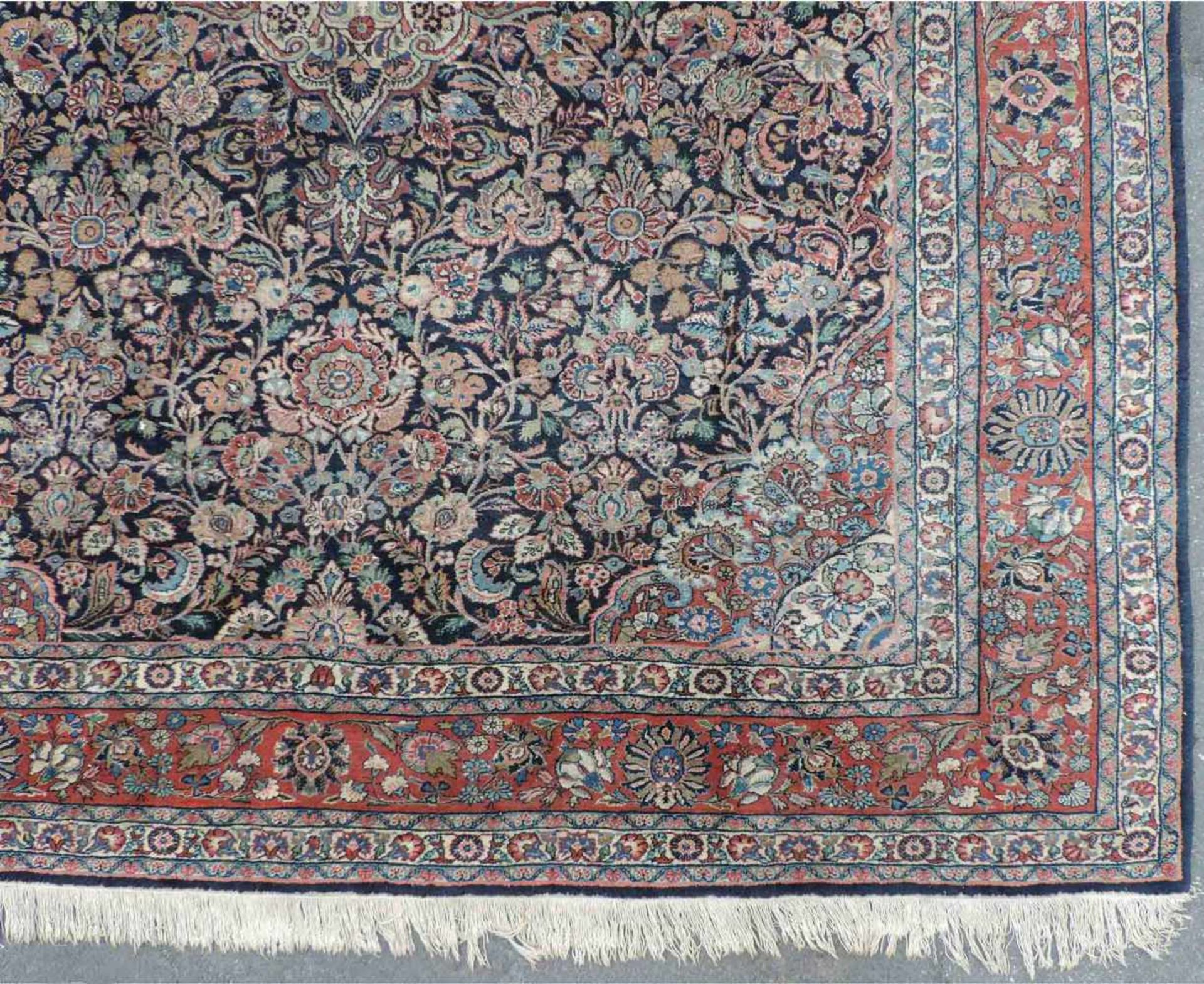 Hamadan Scherkat Perserteppich. Iran. Feine Knüpfung. 388 cm x 275 cm. Handgeknüpft. Wolle auf - Image 3 of 9