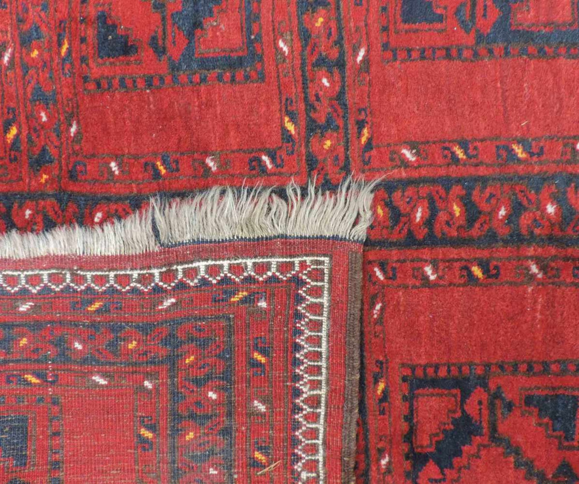 Ersari Hauptteppich. Turkmenistan. Alt, frühes 20. Jahrhundert. 222 cm x 144 cm. Handgeknüpft. Wolle - Image 5 of 5