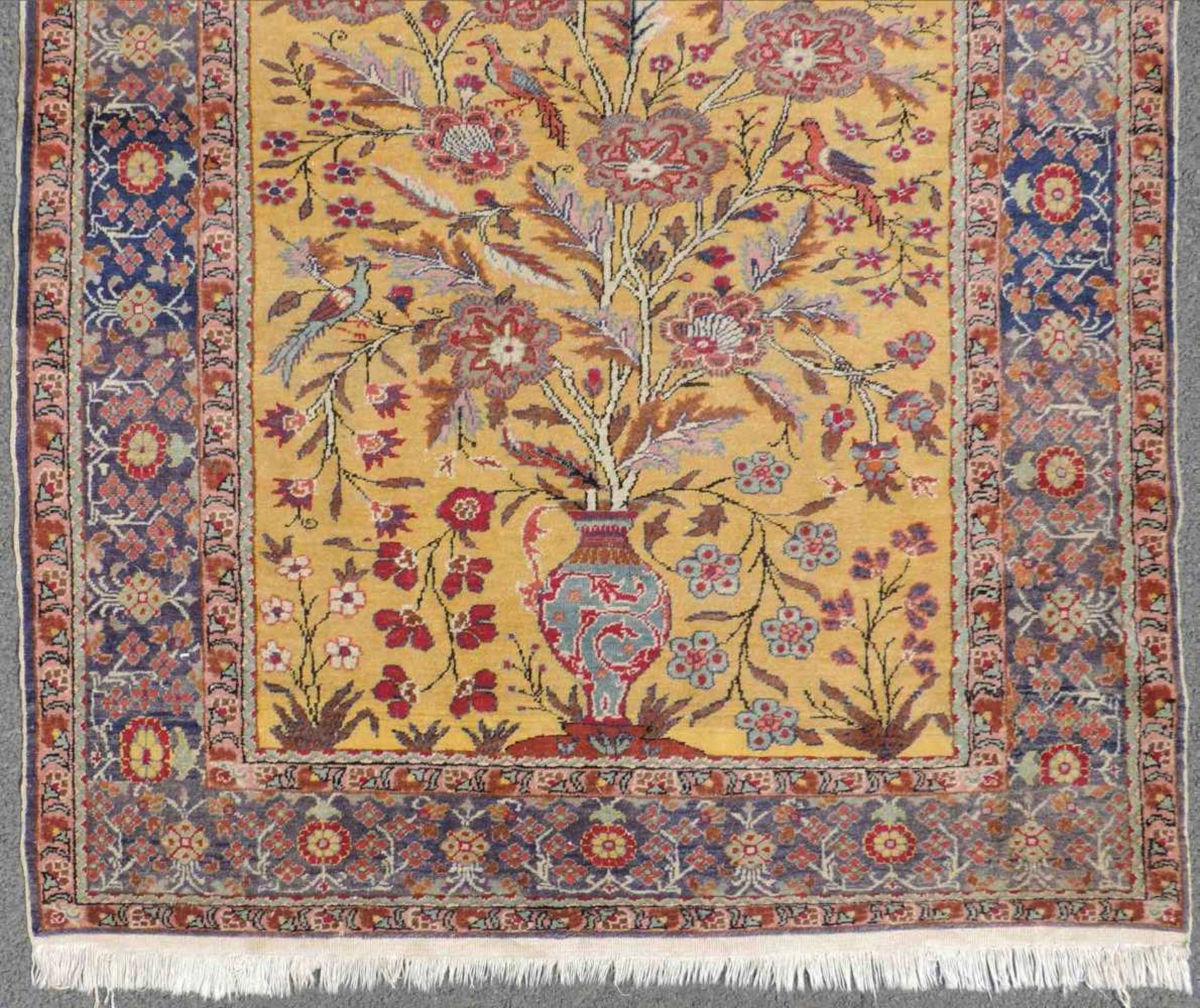 Kayseri Gebetsteppich. Zentral Anatolien. Türkei. Alt, um 1920. 176 cm x 121 cm. Handgeknüpft. Wolle - Image 3 of 5