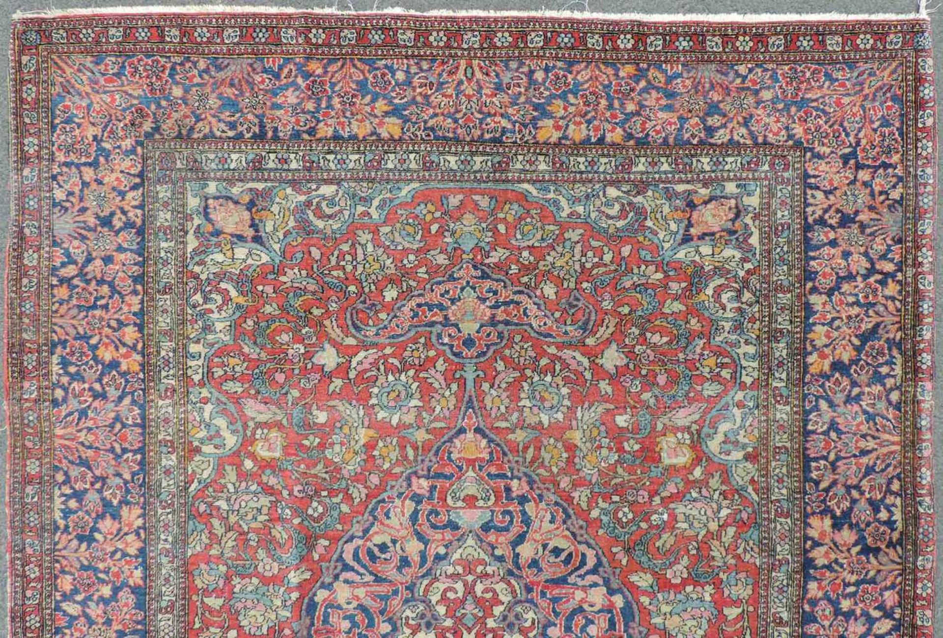 Isfahan Perserteppich. Iran. Alt, um 1920. 198 cm x 138 cm. Handgeknüpft. Wolle auf Baumwolle. Feine - Bild 4 aus 8