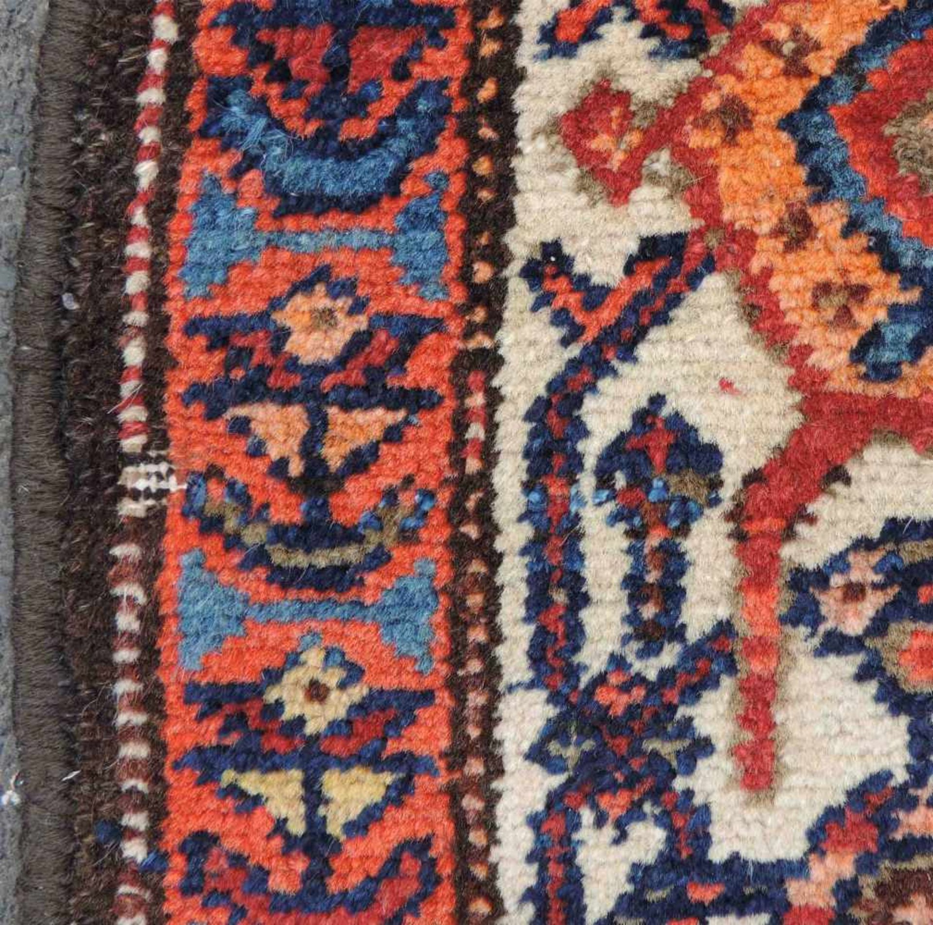 Malayer Perserteppich. Galerie. Iran. Alt, um 1930. 372 cm x 100 cm. Handgeknüpft. Wolle auf - Image 9 of 10