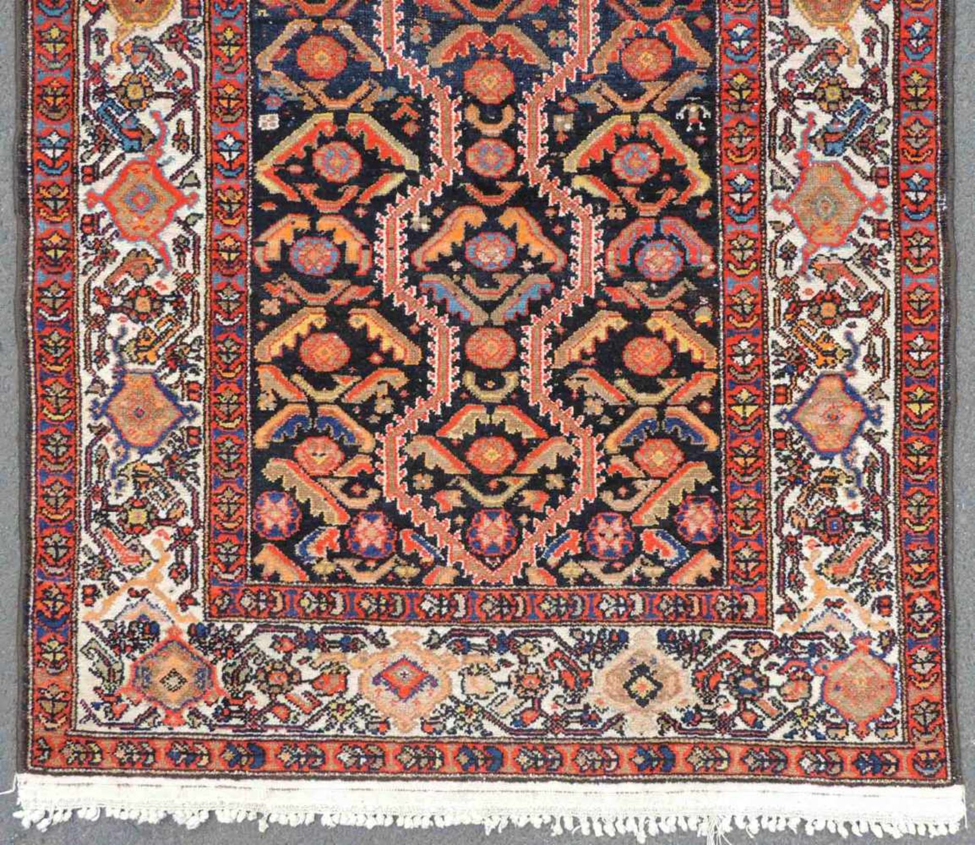 Malayer Perserteppich. Galerie. Iran. Alt, um 1930. 372 cm x 100 cm. Handgeknüpft. Wolle auf - Image 3 of 10
