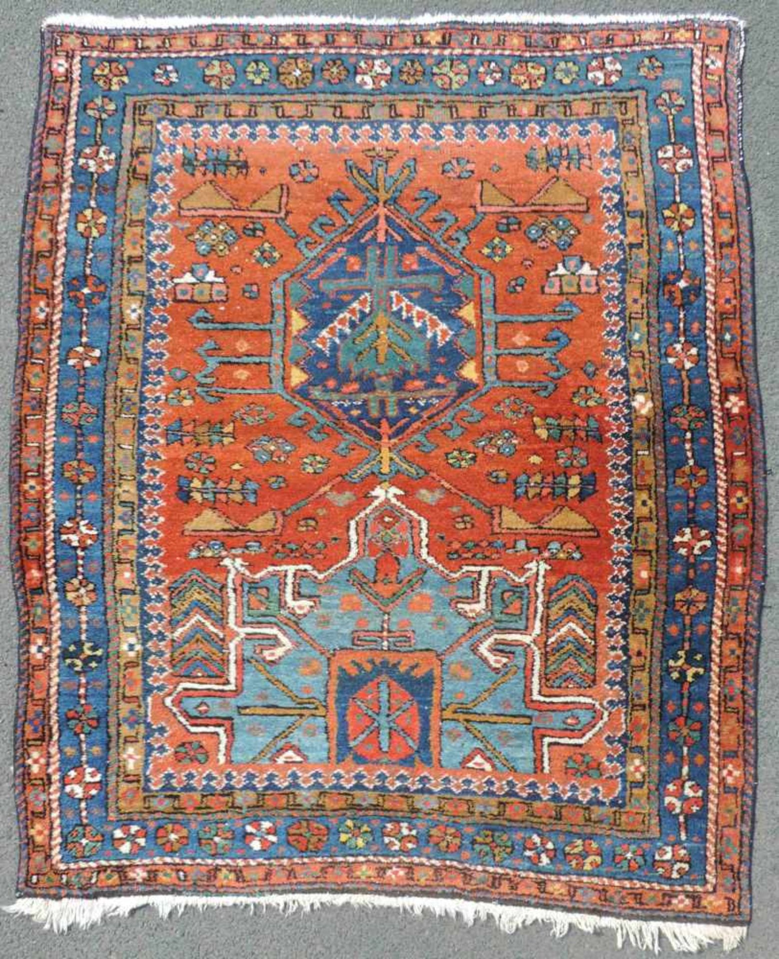 Heriz Wagireh Perserteppich. Iran. Alt, um 1920. 130 cm x 109 cm. Handgeknüpft. Wolle auf Baumwolle.