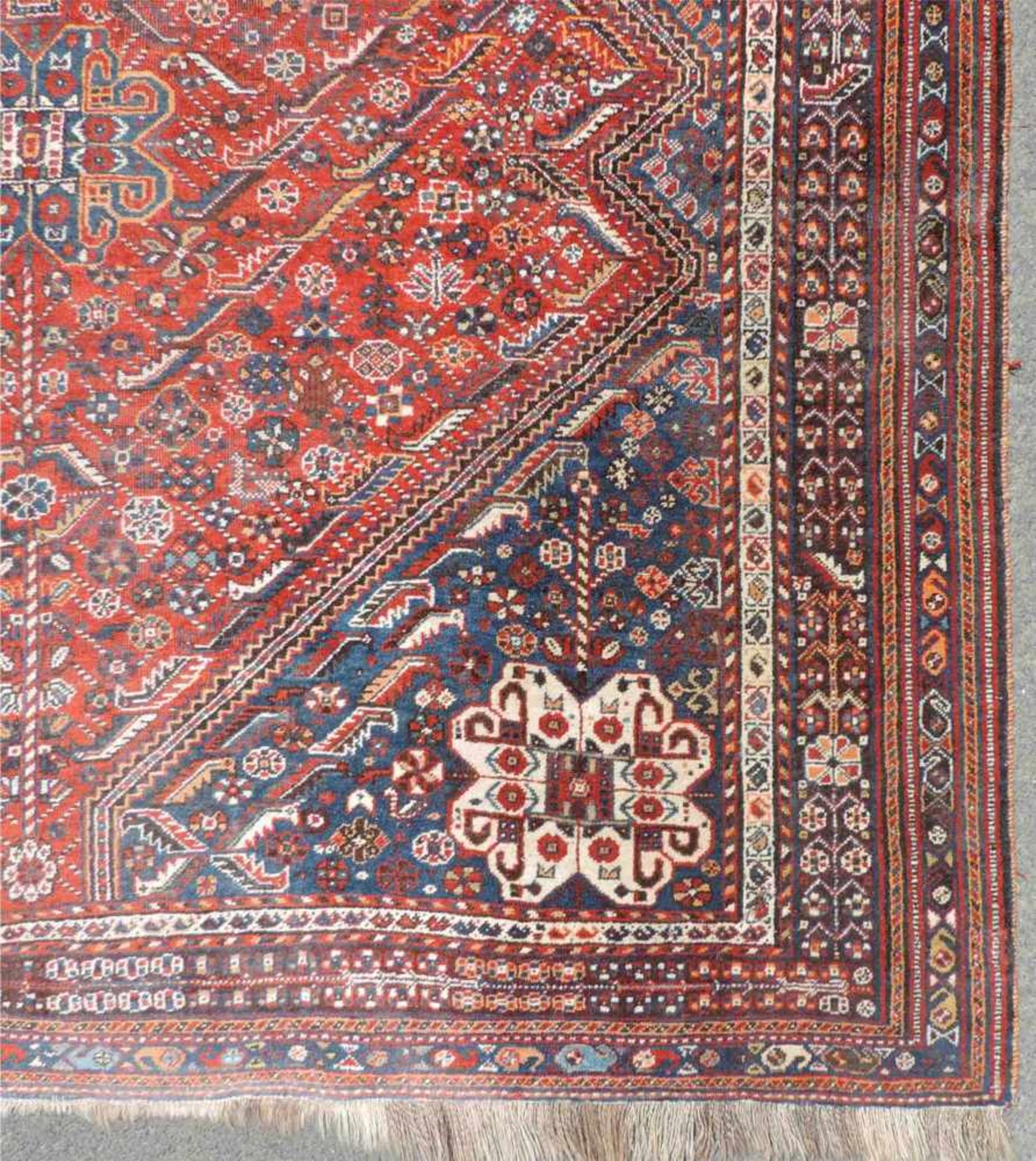 Quaschkai Perserteppich. Iran. Mitte 20. Jahrhundert. 310 cm x 205 cm. Handgeknüpft. Wolle auf - Image 3 of 9