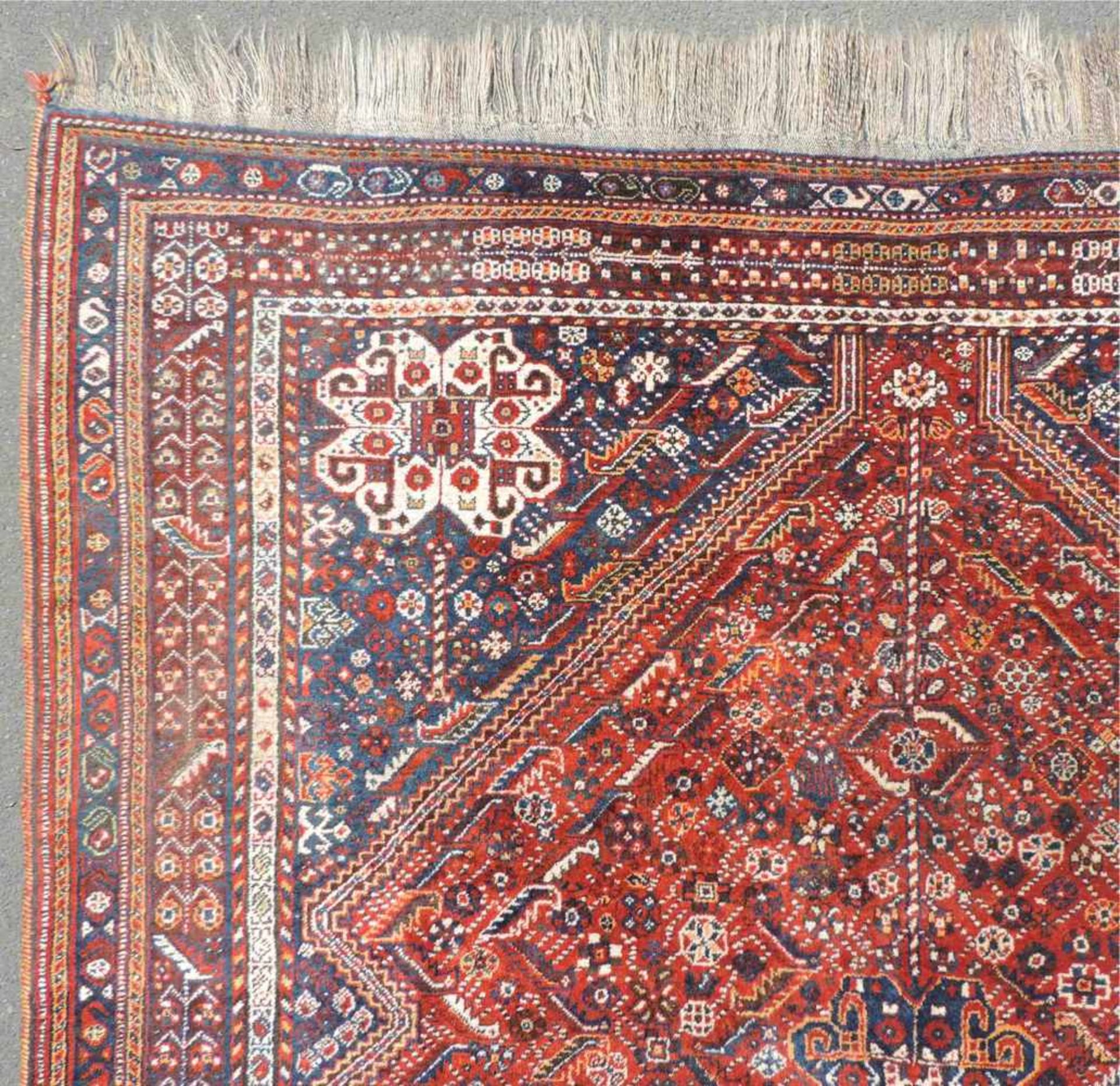 Quaschkai Perserteppich. Iran. Mitte 20. Jahrhundert. 310 cm x 205 cm. Handgeknüpft. Wolle auf - Image 7 of 9
