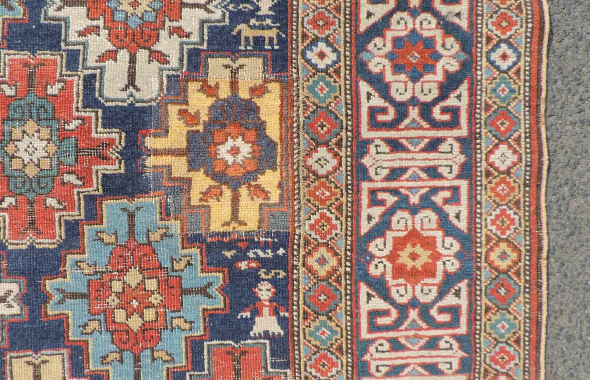 Schirwan Galerie Teppich. Kaukasus. Antik, um 1860. Feine Knüpfung. 307 cm x 106 cm. Handgeknüpft. - Bild 7 aus 9