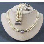 Perlenschmuck mit Weiß - Gold (14K, 18K, 750) und Rubinen. Pearl jewelery with white gold (14K, 18K,