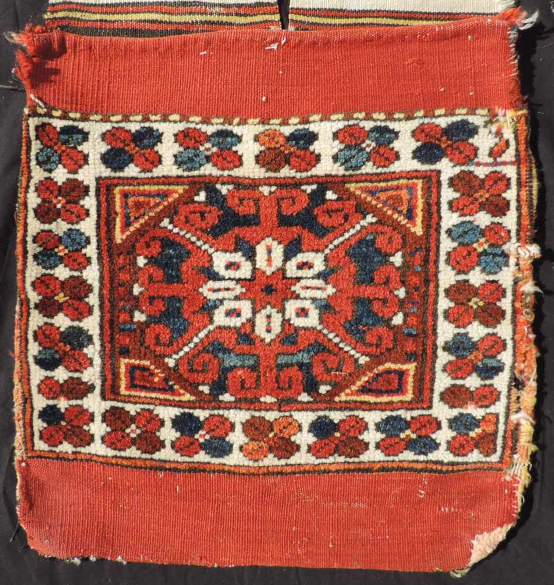 Bergama Hybe Stammesteppich. Doppeltasche. Türkei. Antik, 19. Jh. 140 cm x 44 cm. Handgeknüpfte - Bild 2 aus 6