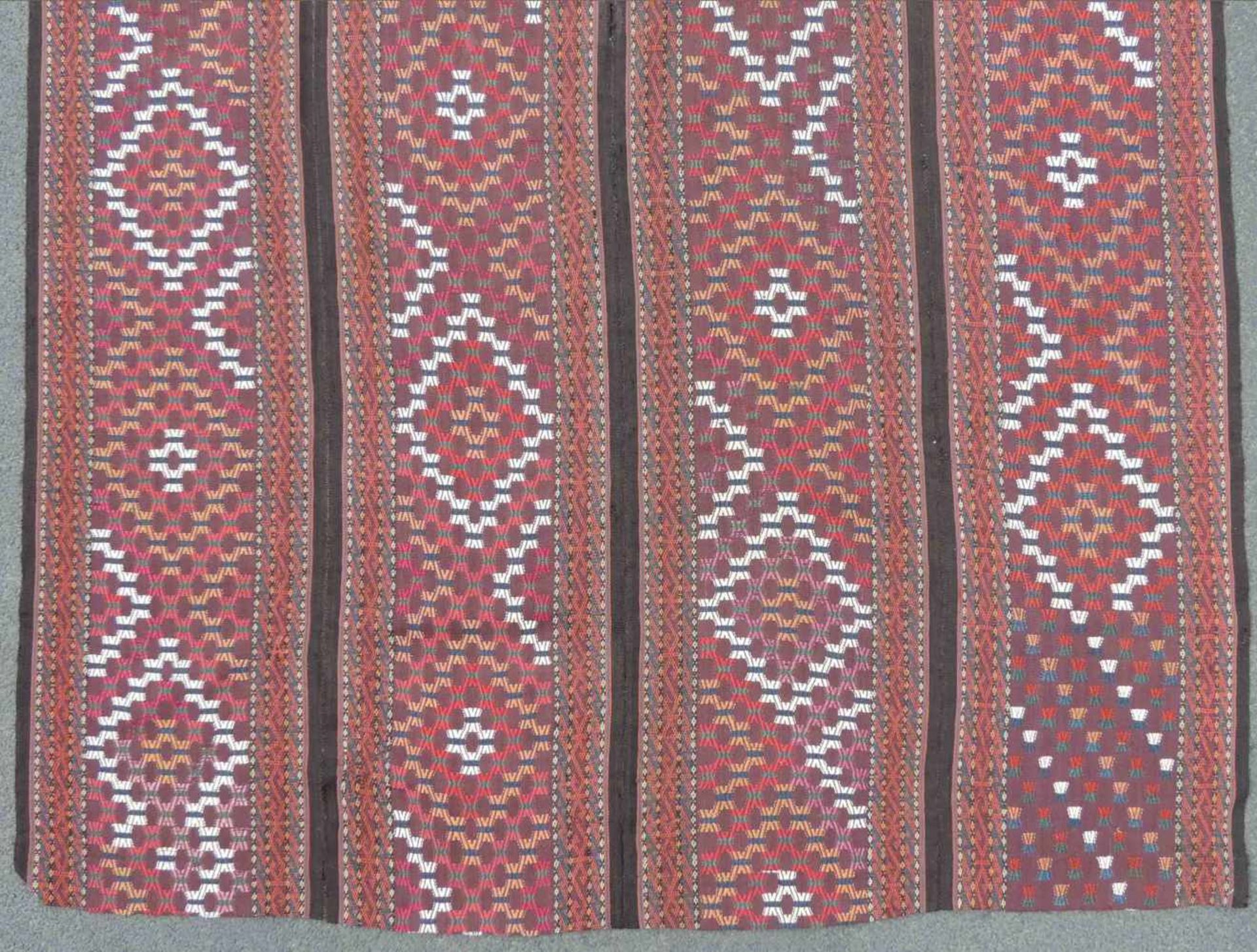 Ersari Stammesteppich. Djadjim Kelley. Turkmenistan. Antik, um 1880. 278 cm x 171 cm. Handgewebt. - Bild 2 aus 7