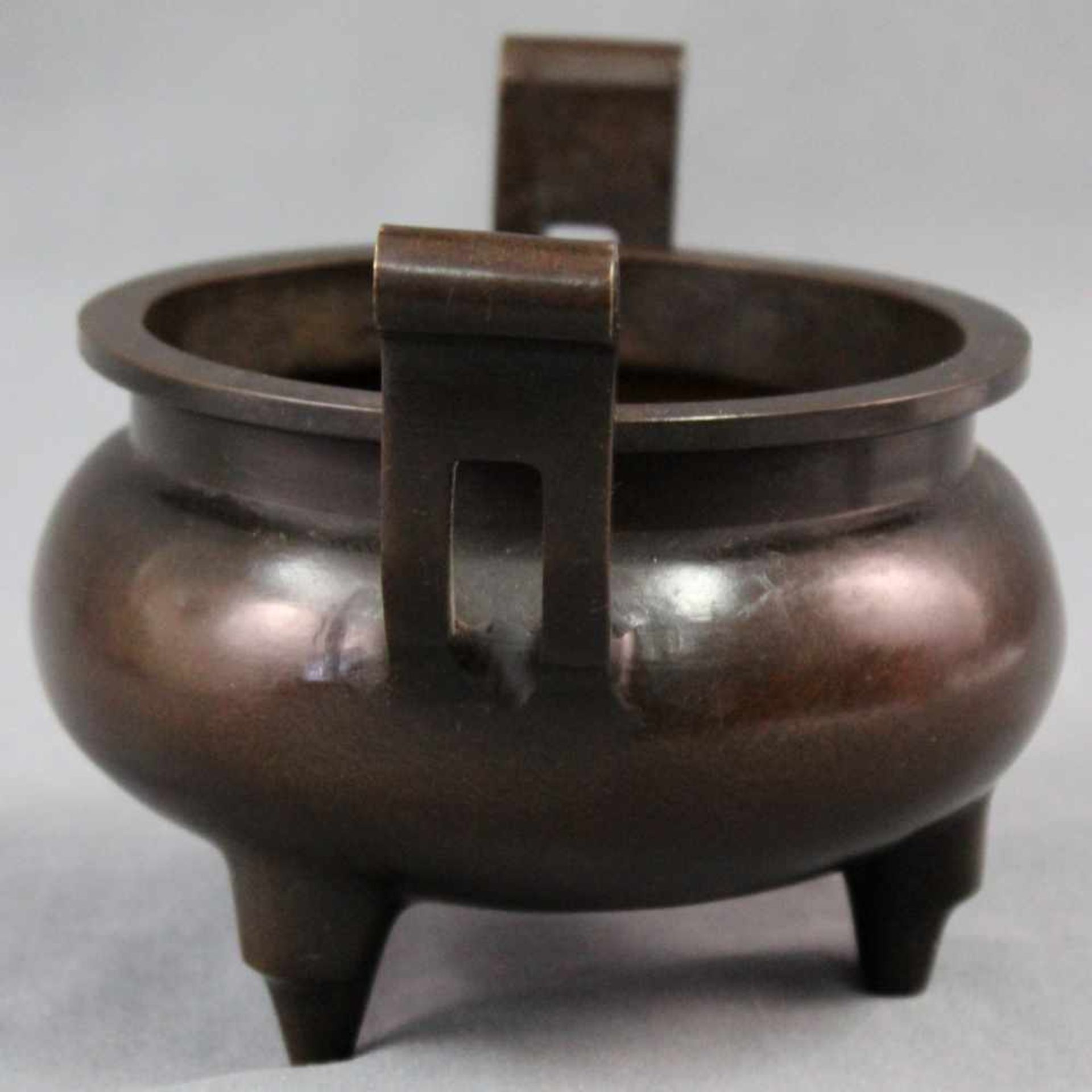 Weihrauchbrenner. China. 4 - Zeichen Marke. 12 cm x 18,5 cm x 12,5 cm. Bronze. Incense burner. - Image 4 of 8