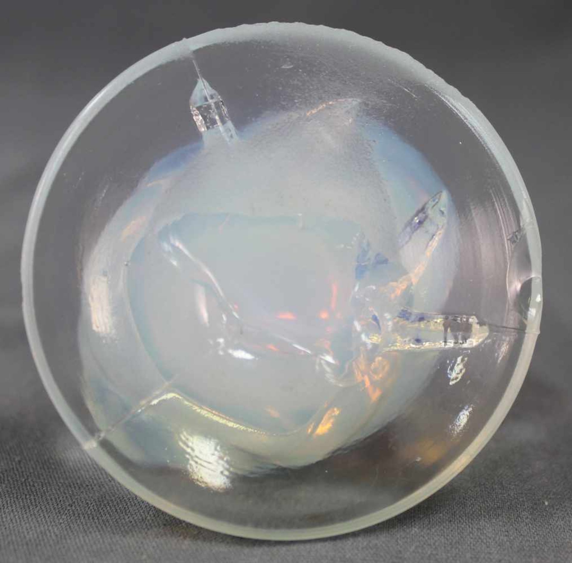 Ferjac France, Opalglas, "Spatz". 9 cm hoch. Signatur. Zustand siehe Fotos. Ferjac France, opal - Image 8 of 10