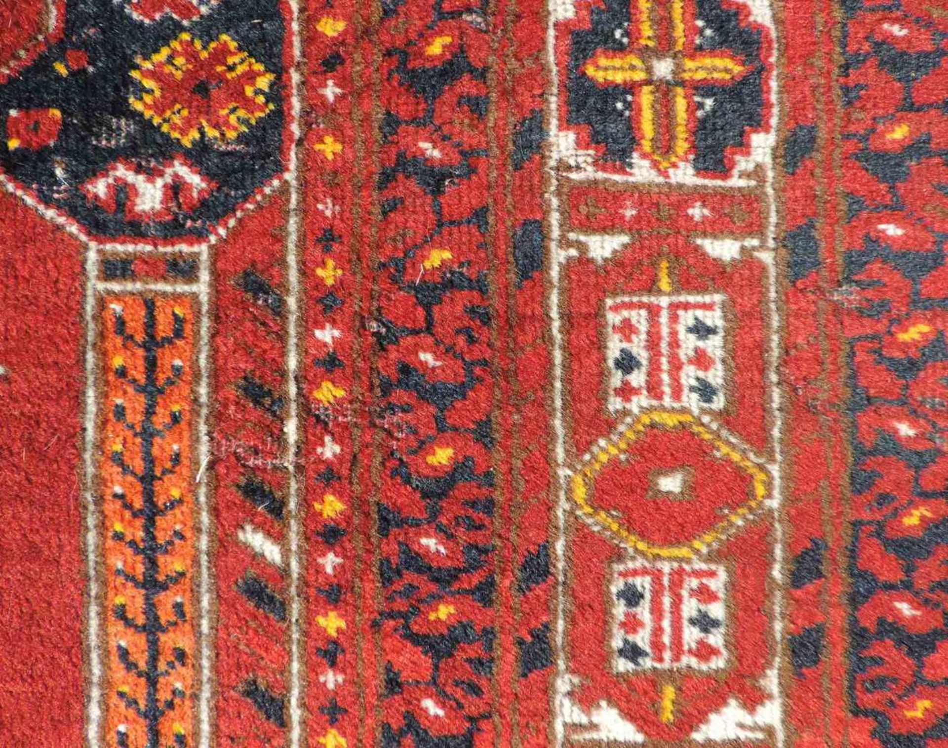 Ersari Familiengebetsteppich, Afghanistan. Alt, um 1930. 218 cm x 111 cm. Orientteppich. - Bild 7 aus 8