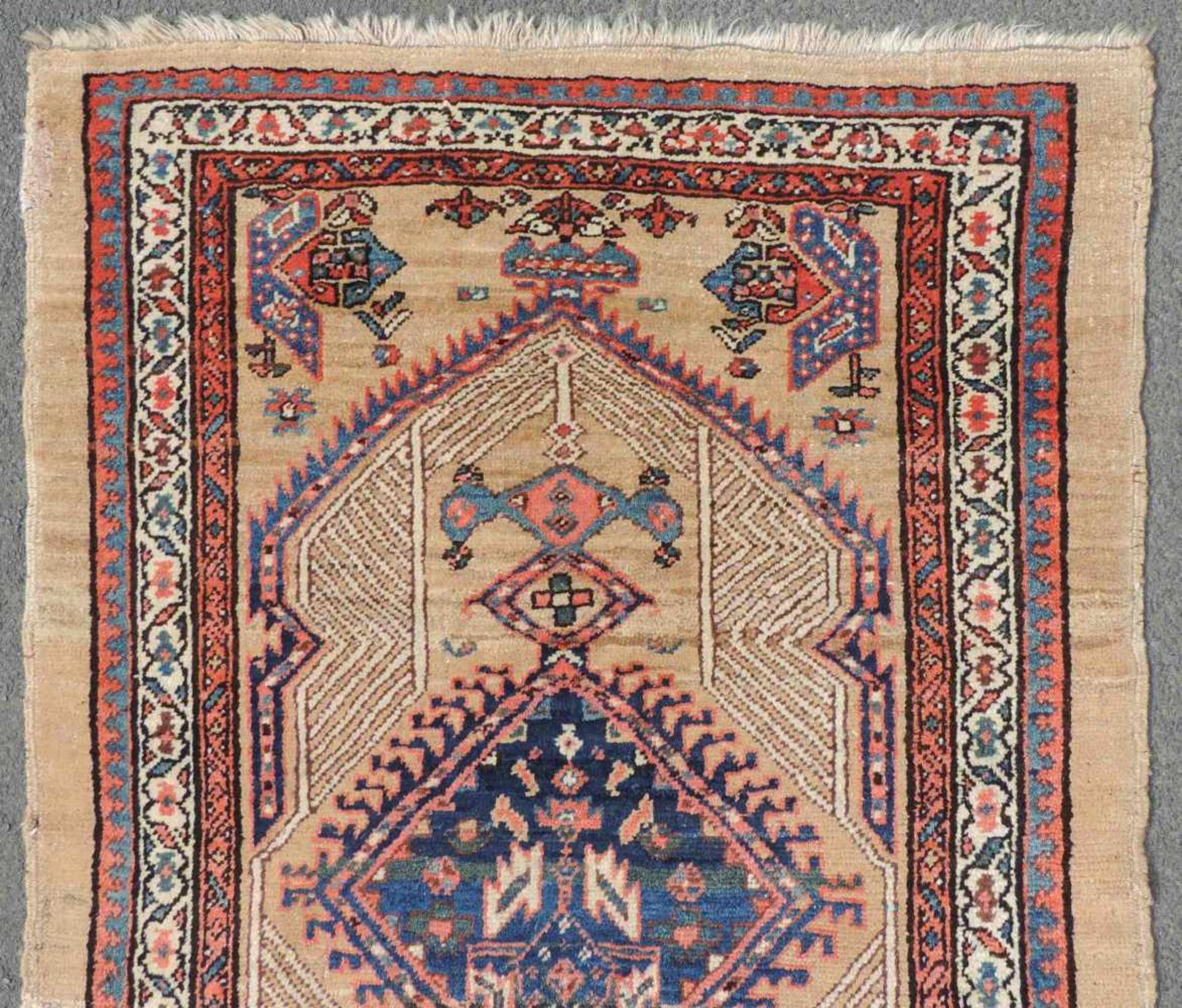 Sarab Perserteppich. Iran. Antik, um 1880. 160 cm x 91 cm. Handgeknüpft. Kamelhaar und Wolle auf - Image 4 of 8