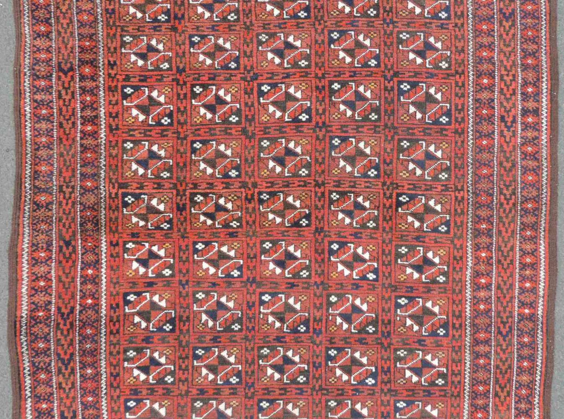 Belutsch Stammesteppich der Turkmenen. Chorassan. Iran. Alt, um 1920 217 cm x 129 cm. - Bild 3 aus 7