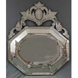 Spiegel. Wohl Venedig (XVIII - XIX) 107 cm x 90 cm. Mirror. Probably Venice (XVIII - XIX) 107 cm x