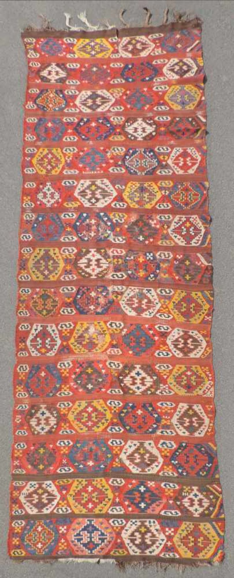 Sivas Kelim Bahn. Stammesteppich. Ost Anatolien. Antik, 19. Jahrhundert. 420 cm x 110 cm.