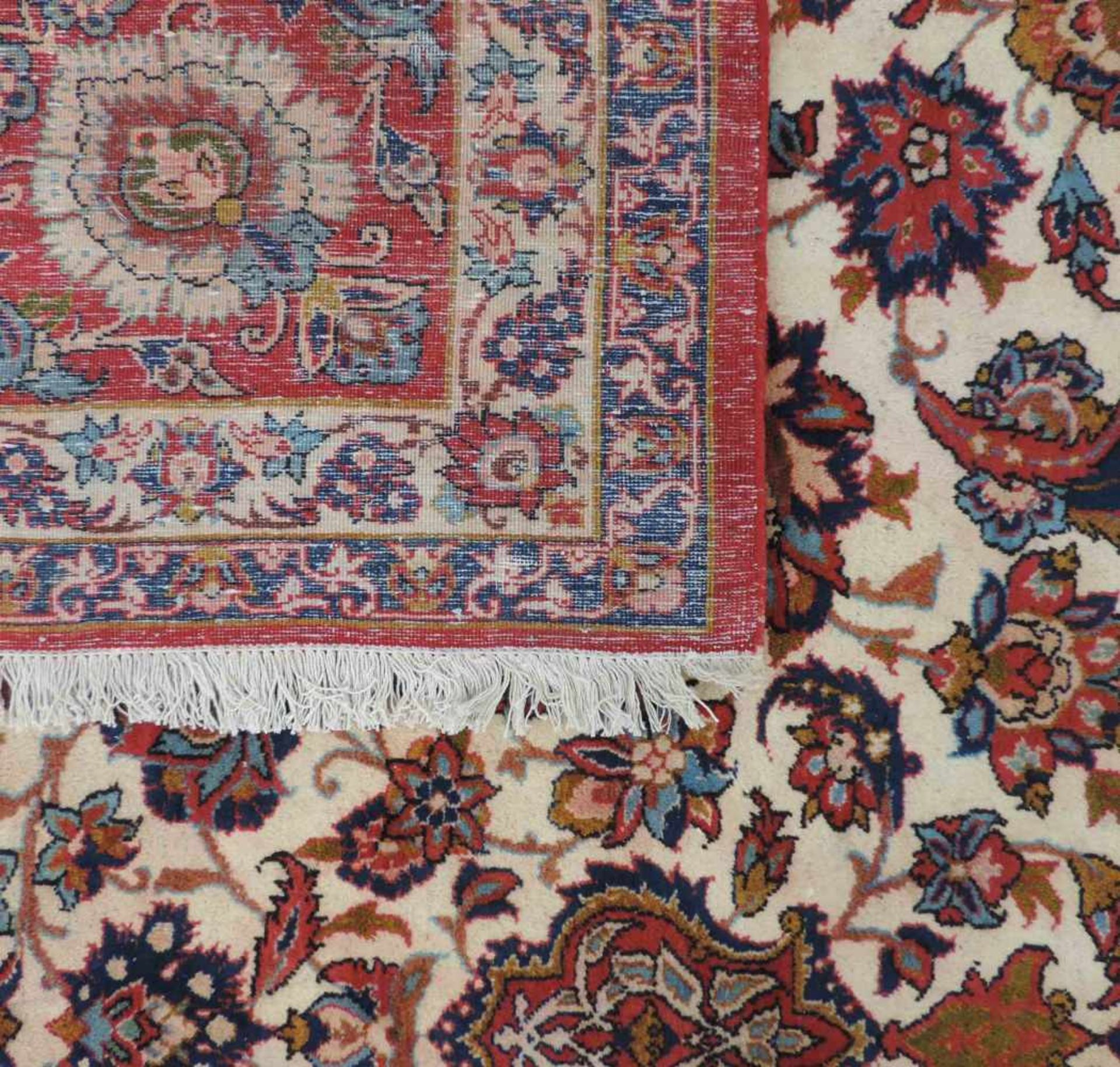 Isfahan Perserteppich. Mit Medaillon. Iran. Feine Knüpfung. 378 cm x 285 cm. Handgeknüpft. Wolle auf - Image 2 of 11