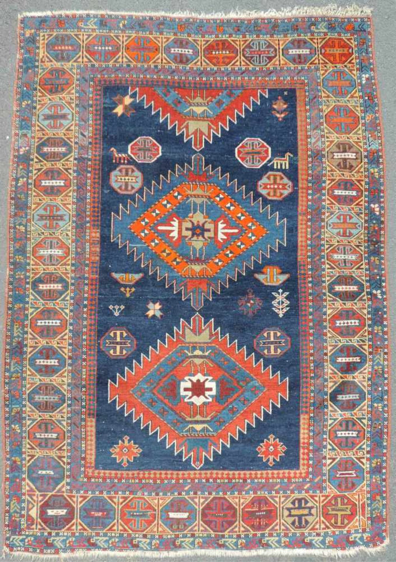 Schirwan Dorfteppich. Kaukasus, alt um 1910. Feine Knüpfung. 171 cm x 123 cm. Handgeknüpft. Wolle