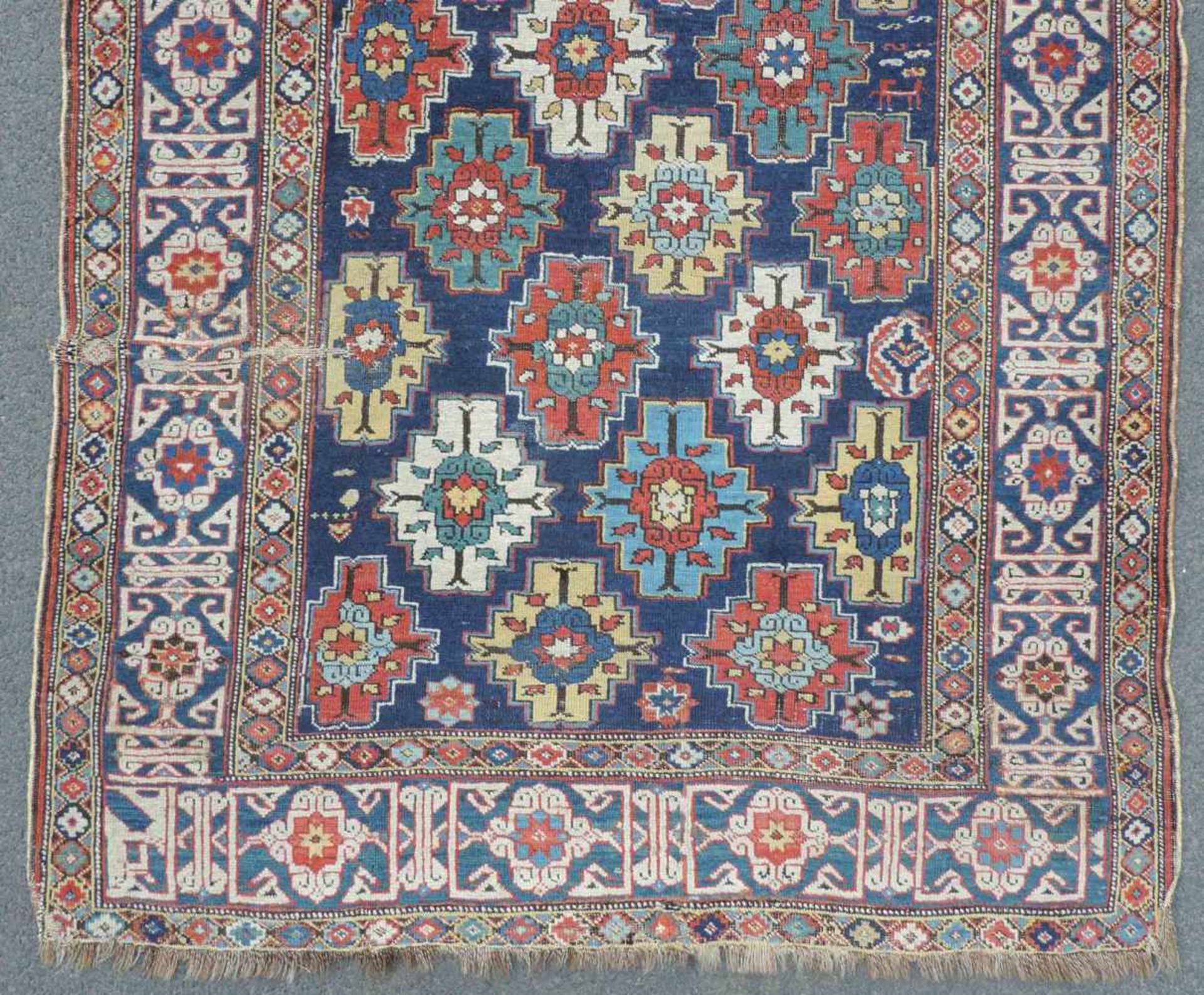 Schirwan Galerie Teppich. Kaukasus. Antik, um 1860. Feine Knüpfung. 307 cm x 106 cm. Handgeknüpft. - Bild 2 aus 9