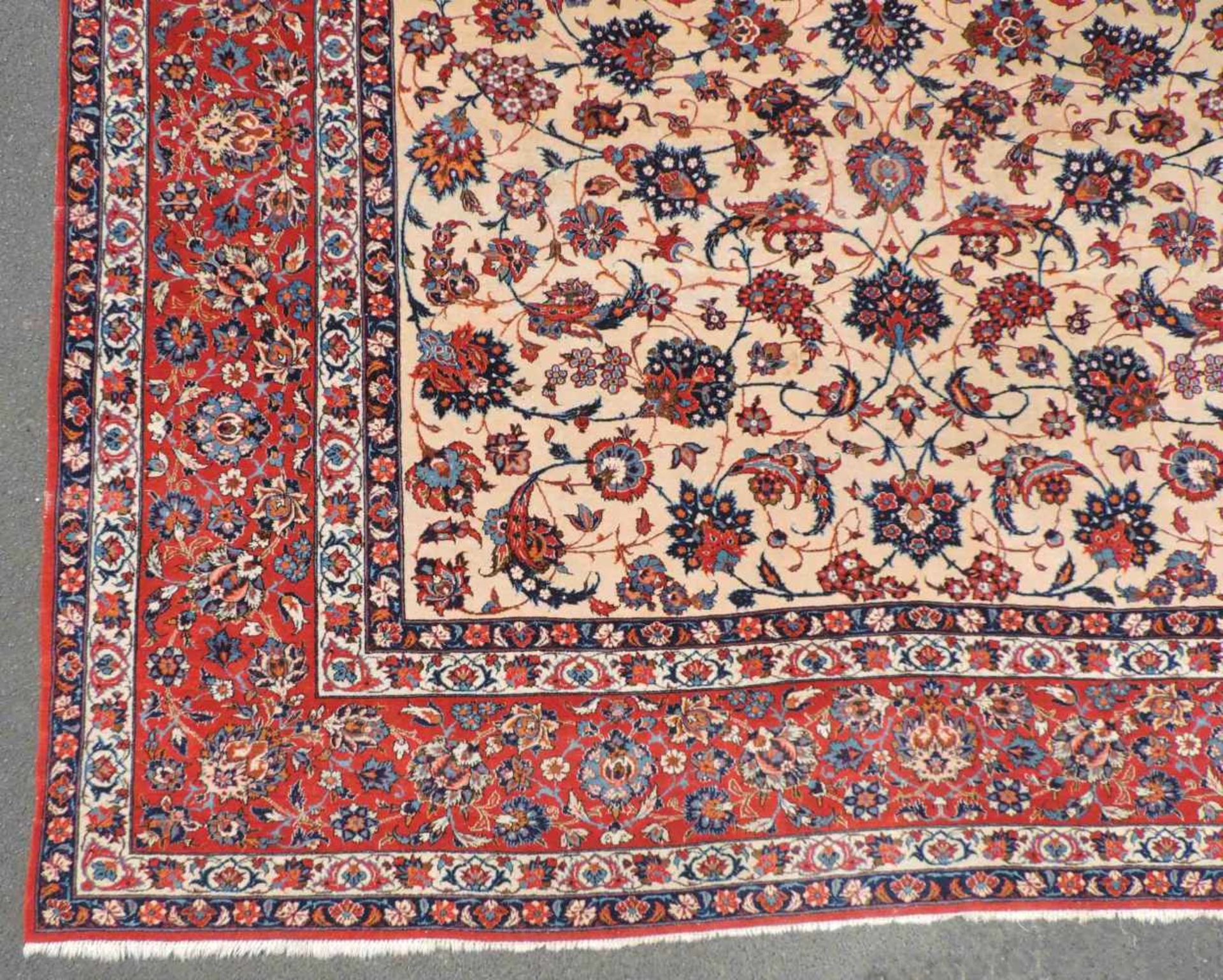 Isfahan Perserteppich. Durchgemustert. Iran. Feine Knüpfung. 391cm x 285 cm. Handgeknüpft. Wolle auf - Image 2 of 9