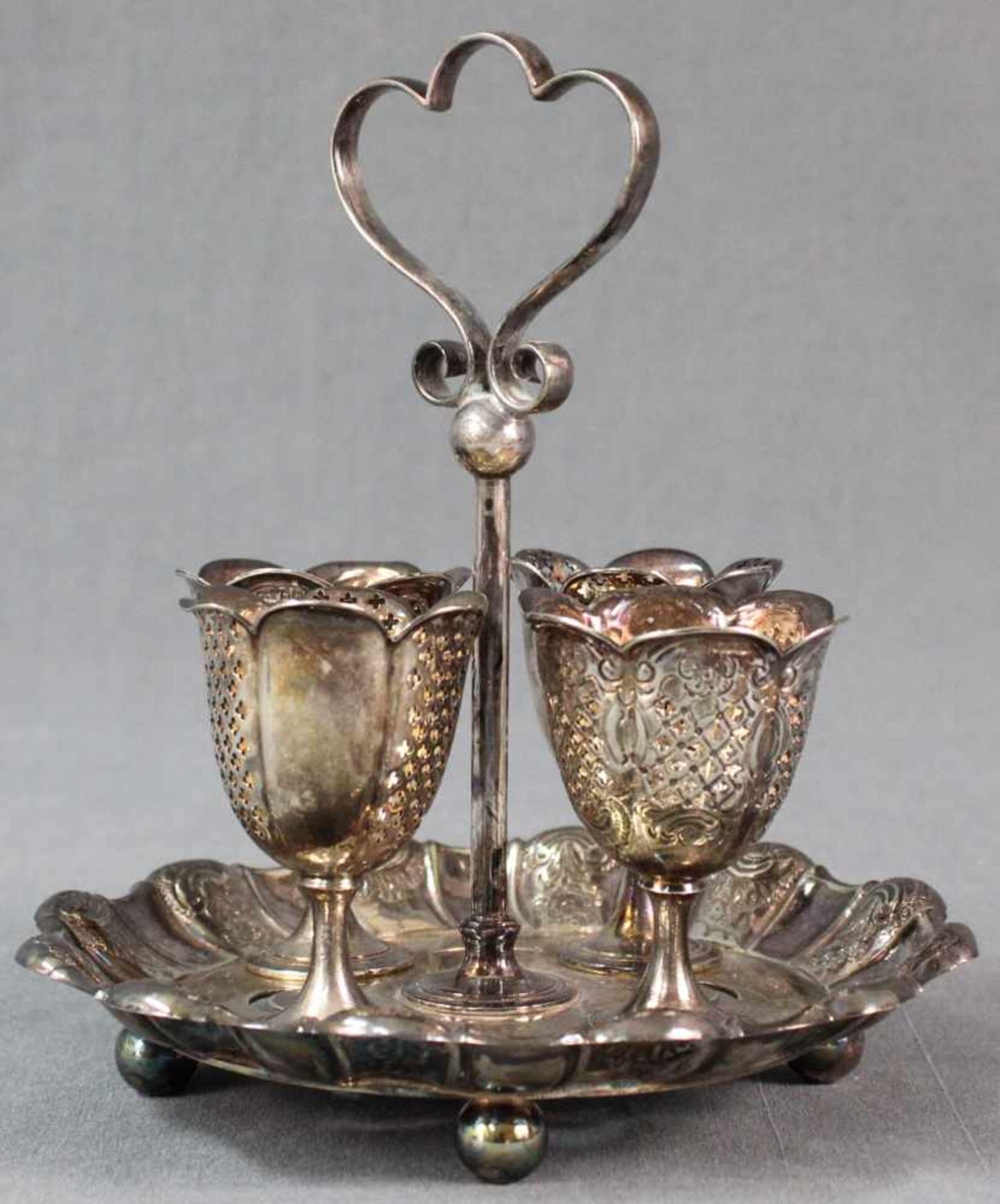 4 Eierbecher mit Gestell. Silber Sterling. James Dixon and Sons. Sheffield Aus dem Jahr 1900. Late