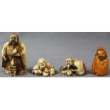 4 Netsuke. Götter? Geschnitzt. Japan, wohl Meiji - Zeit 1869 - 1912. Bis 75 mm hoch. 4 Netsuke.