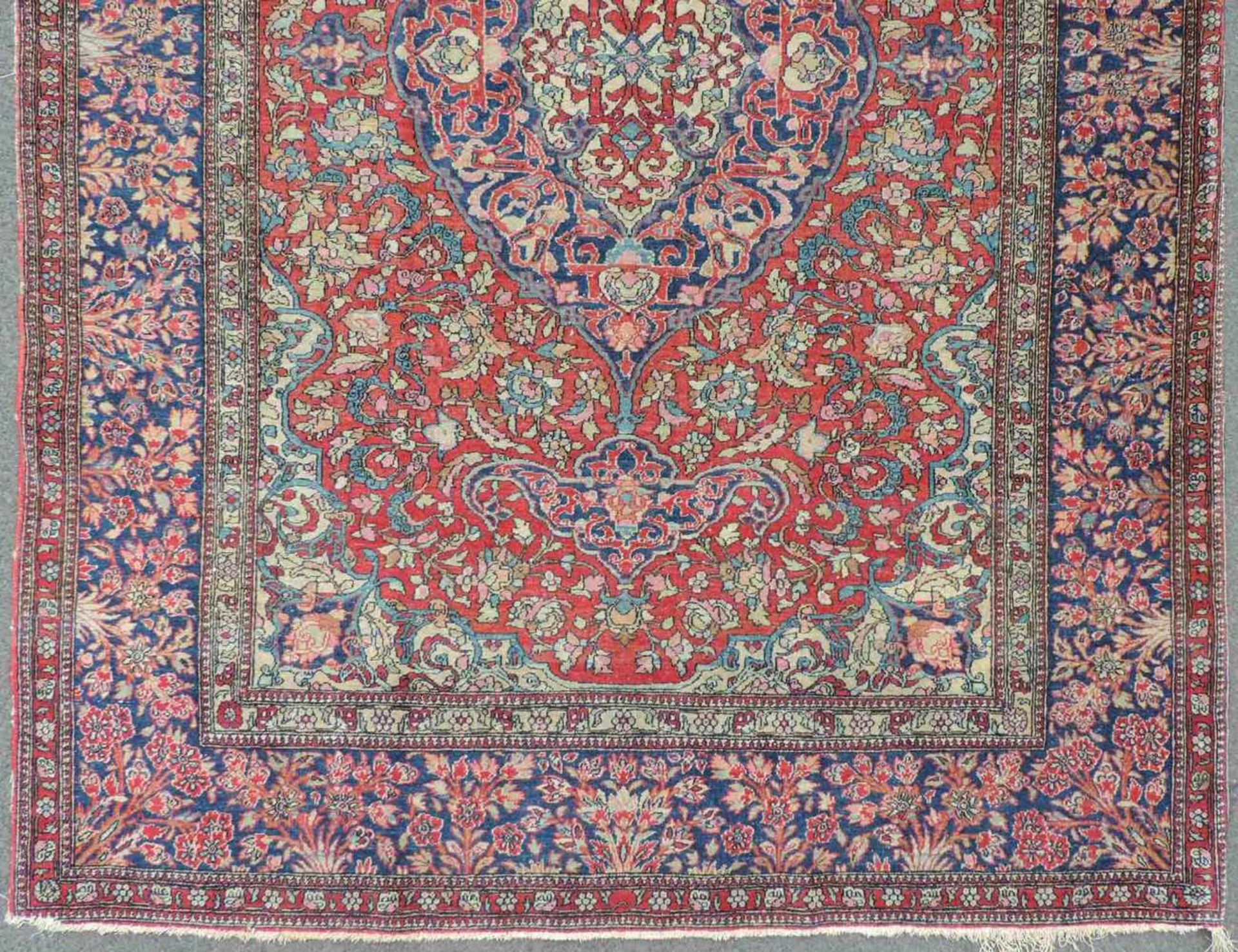 Isfahan Perserteppich. Iran. Alt, um 1920. 198 cm x 138 cm. Handgeknüpft. Wolle auf Baumwolle. Feine - Image 2 of 8