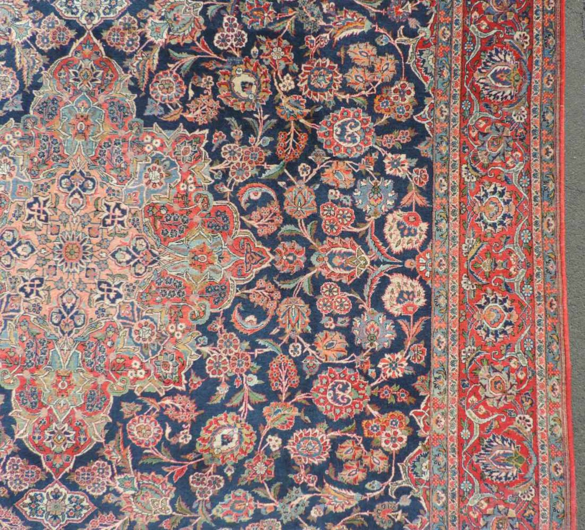 Keschan Perserteppich. Iran. Alt, um 1930. 404 cm x 290 cm. Orientteppich. Handgeknüpft. Korkwolle - Bild 7 aus 10