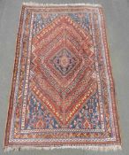 Qashqai Perserteppich. Iran. Alt, um 1920. 258 cm x 162 cm. Handgeknüpft. Wolle auf Wolle.