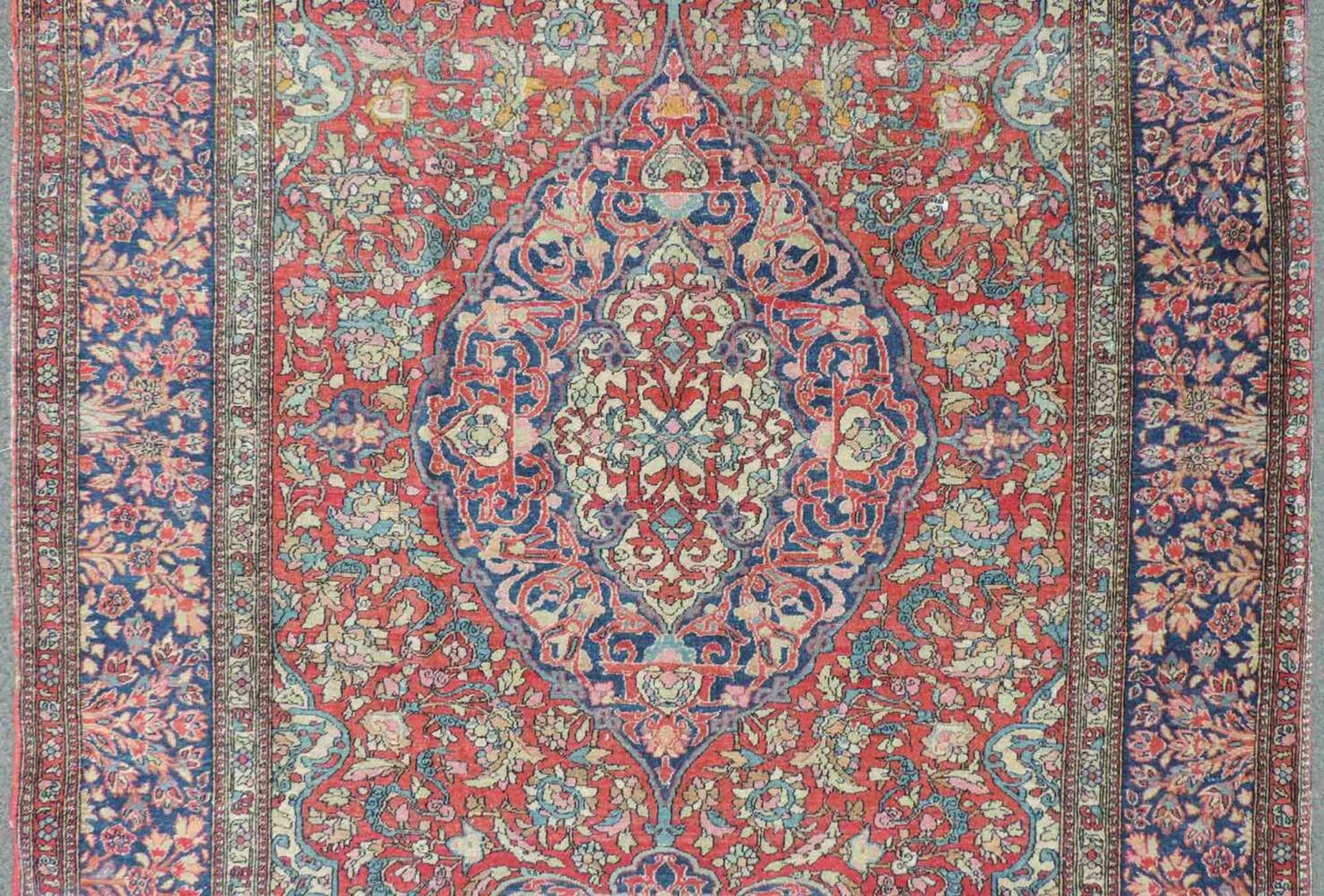 Isfahan Perserteppich. Iran. Alt, um 1920. 198 cm x 138 cm. Handgeknüpft. Wolle auf Baumwolle. Feine - Bild 3 aus 8