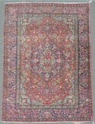 Isfahan Perserteppich. Iran. Alt, um 1920. 198 cm x 138 cm. Handgeknüpft. Wolle auf Baumwolle. Feine