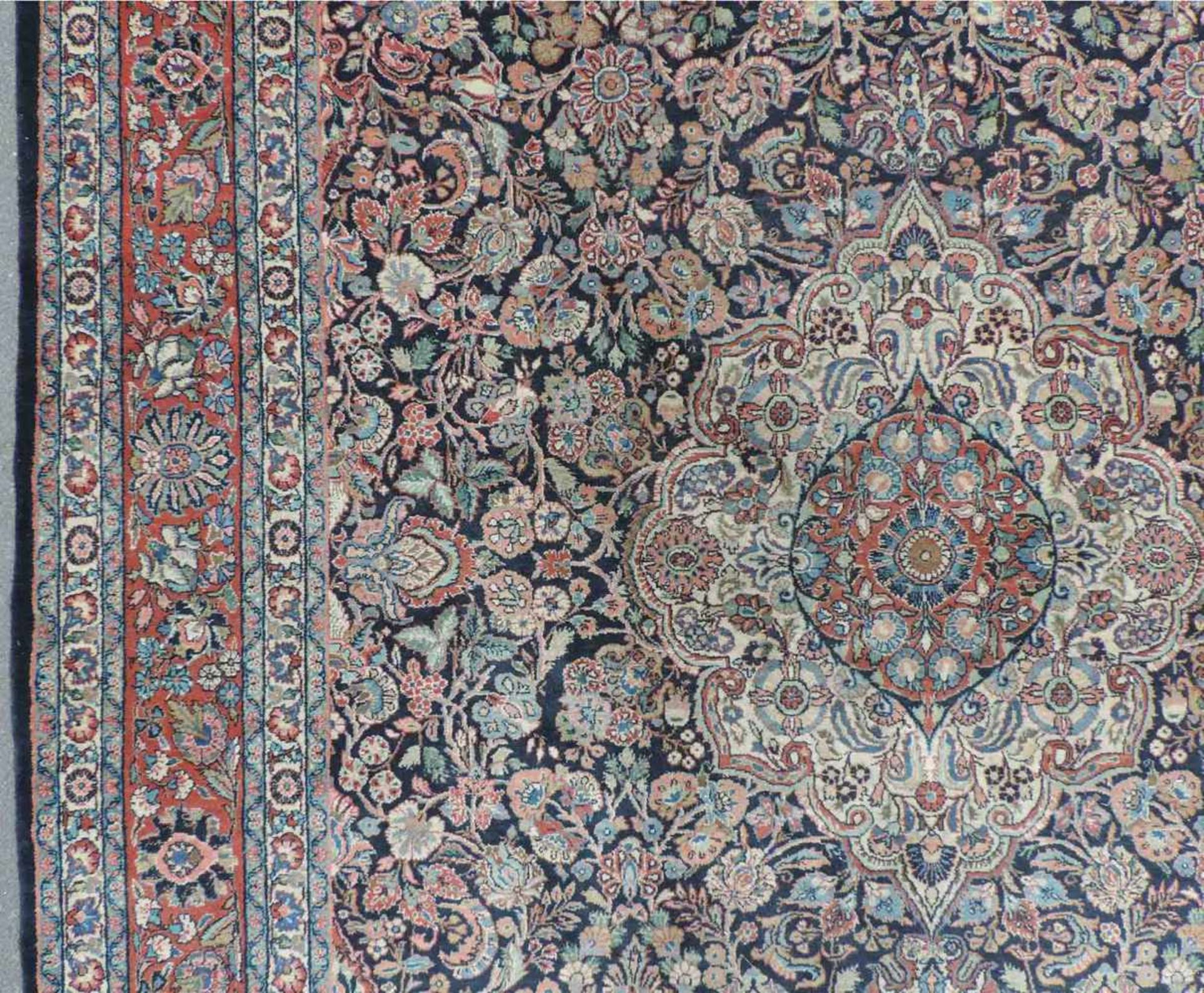 Hamadan Scherkat Perserteppich. Iran. Feine Knüpfung. 388 cm x 275 cm. Handgeknüpft. Wolle auf - Image 4 of 9