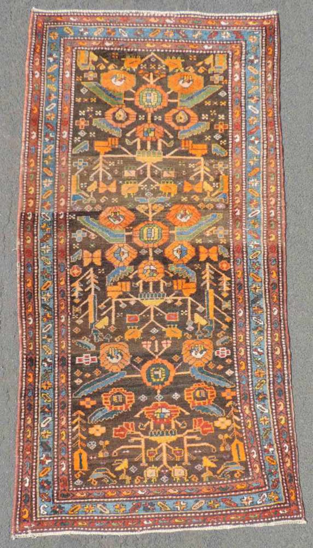 Hamadan Perserteppich. Iran. Alt, um 1910. 200 cm x 90 cm. Handgeknüpft. Wolle auf Baumwolle.