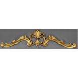 Supraporte. Holz. Geschnitzt, goldfarben gefasst. 132 cm breit. Supraporte. Wood. Carved, gold-