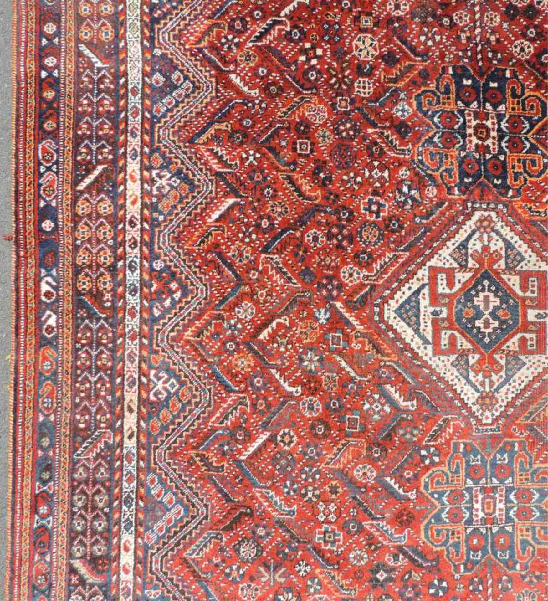 Quaschkai Perserteppich. Iran. Mitte 20. Jahrhundert. 310 cm x 205 cm. Handgeknüpft. Wolle auf - Image 4 of 9