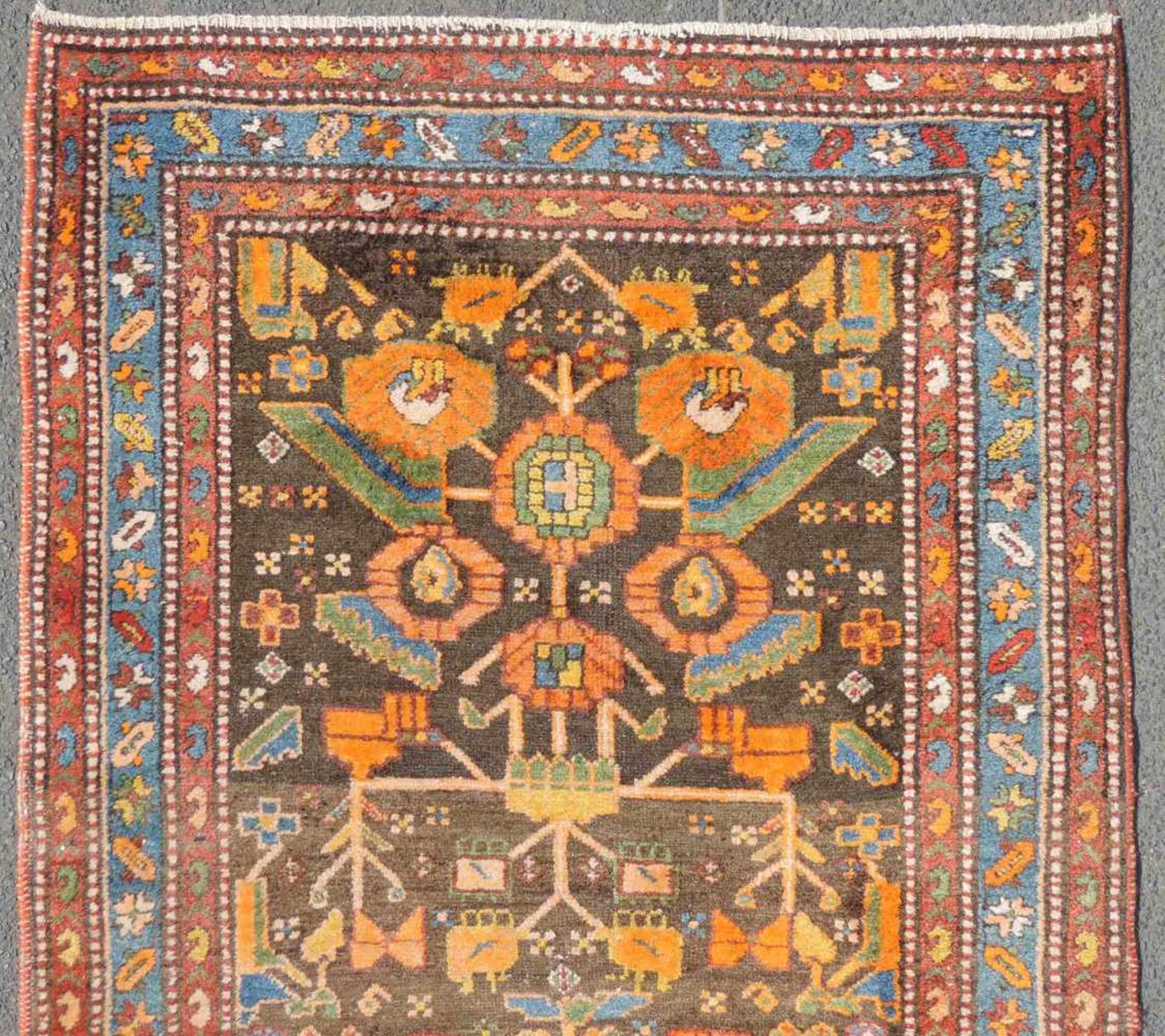 Hamadan Perserteppich. Iran. Alt, um 1910. 200 cm x 90 cm. Handgeknüpft. Wolle auf Baumwolle. - Image 5 of 7