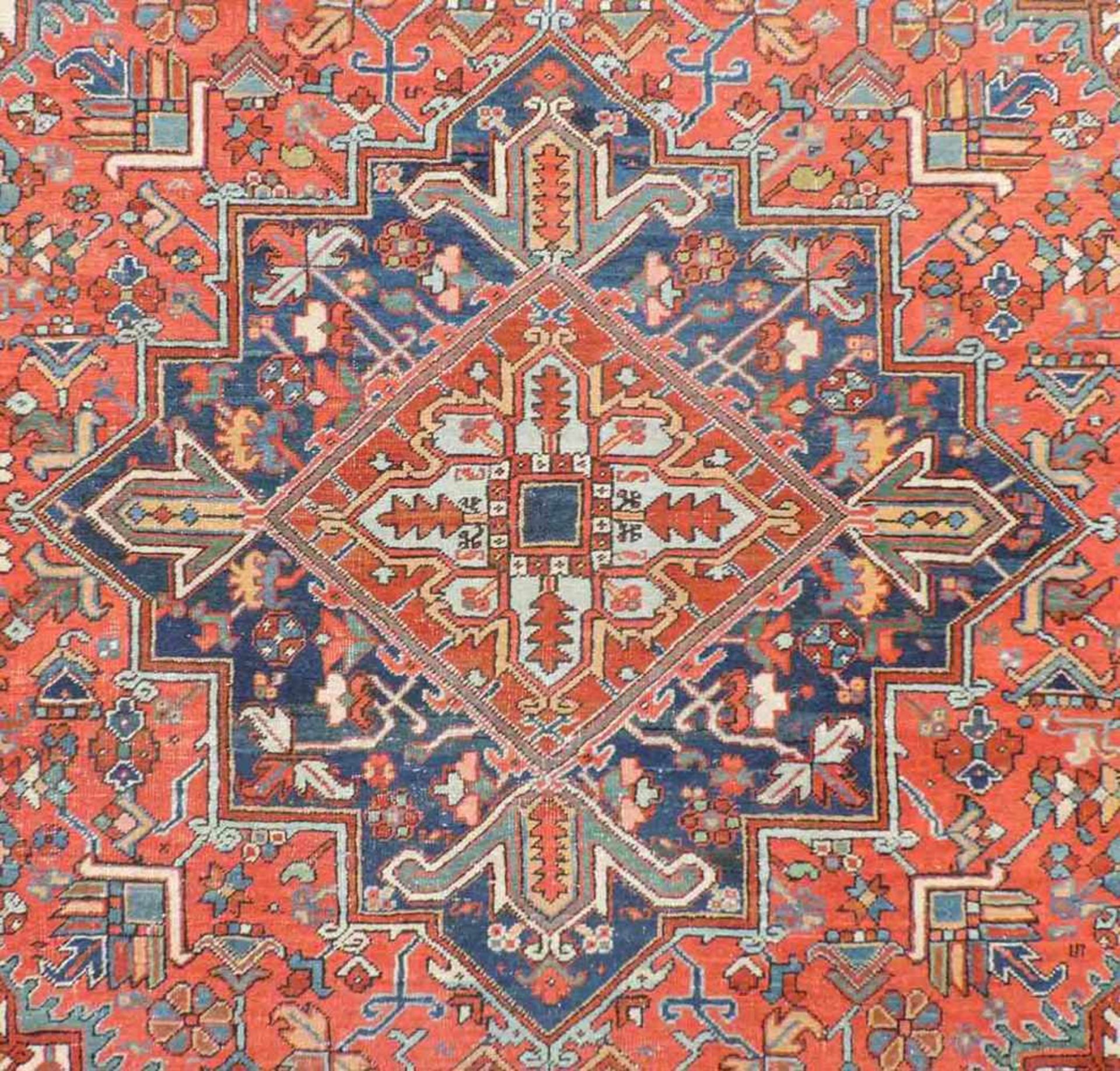 Heris Perserteppich. Iran. Alt, um 1920 - 1930. 316 cm x 222 cm. Handgeknüpft. Wolle auf - Image 8 of 12