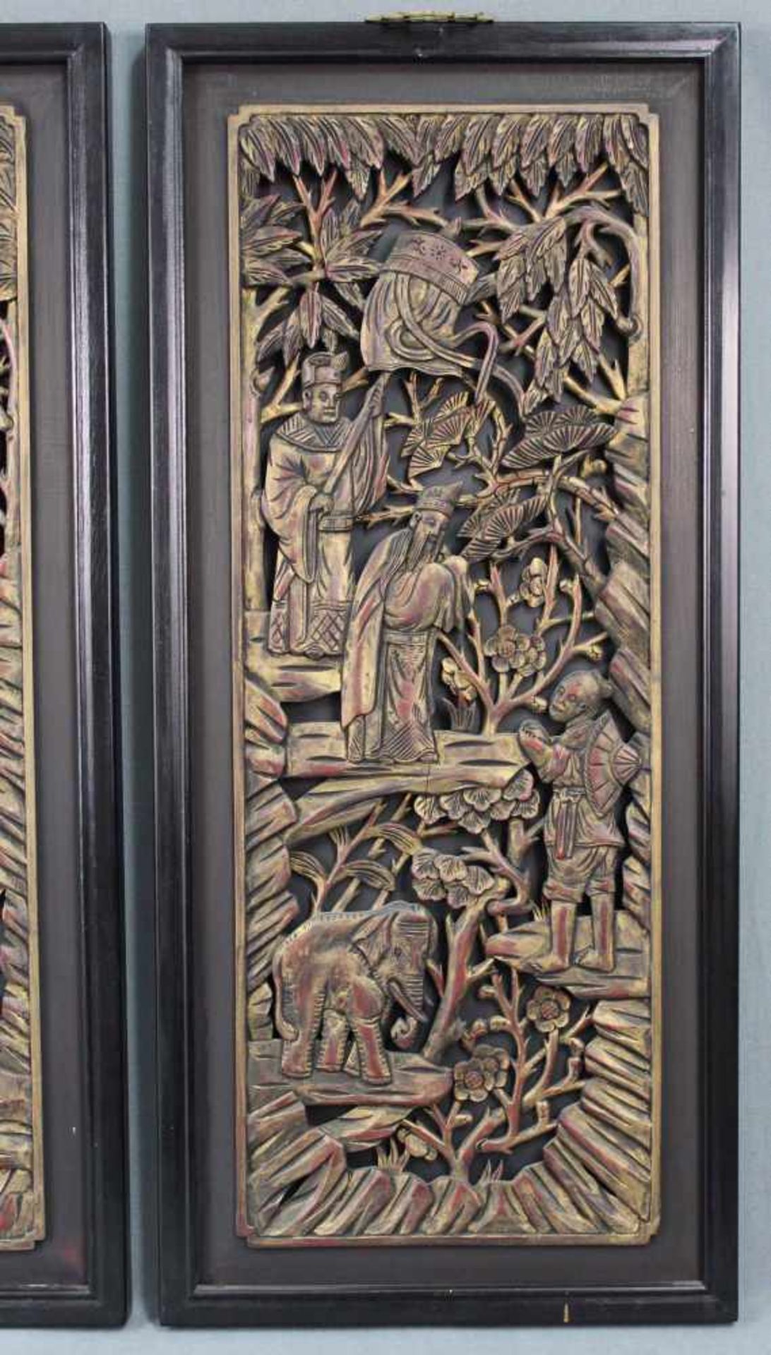 2 Paneele Holz geschnitzt. Wohl China alt. Je 77 cm x 34 cm. 2 panels carved wood. Probably China - Image 4 of 7
