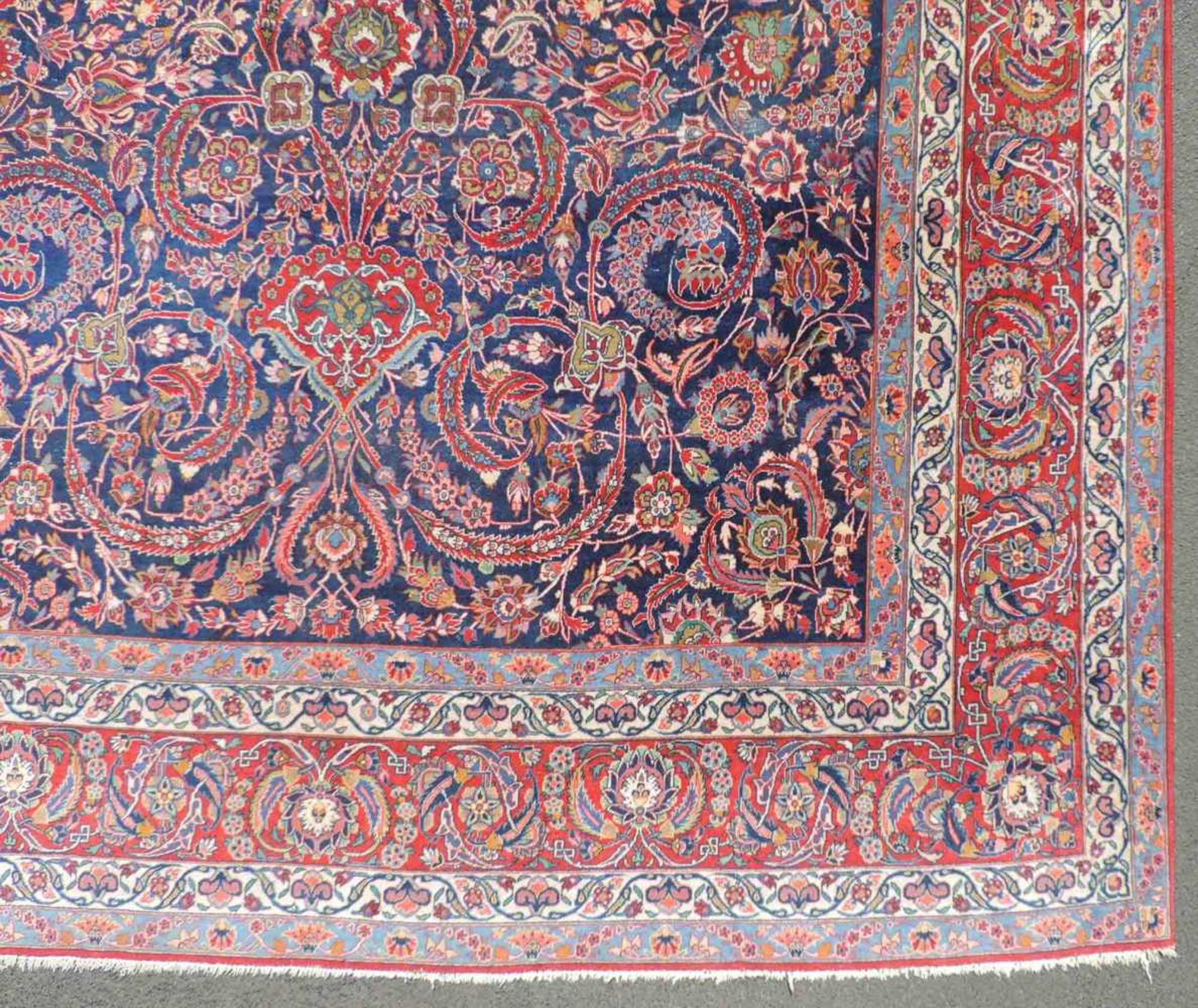 Keschan Perserteppich. Iran. Alt, um 1920. 354 cm x 260 cm. Orientteppich. Handgeknüpft. Korkwolle - Bild 4 aus 10