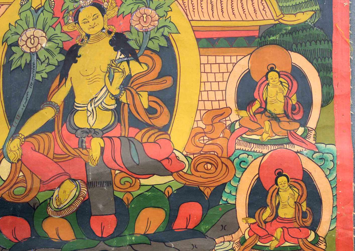 Goldgelbe Tara Thangka, China / Tibet alt.59 cm x 43 cm. Gemälde.Yellow Tara Thangka, China / - Image 5 of 8