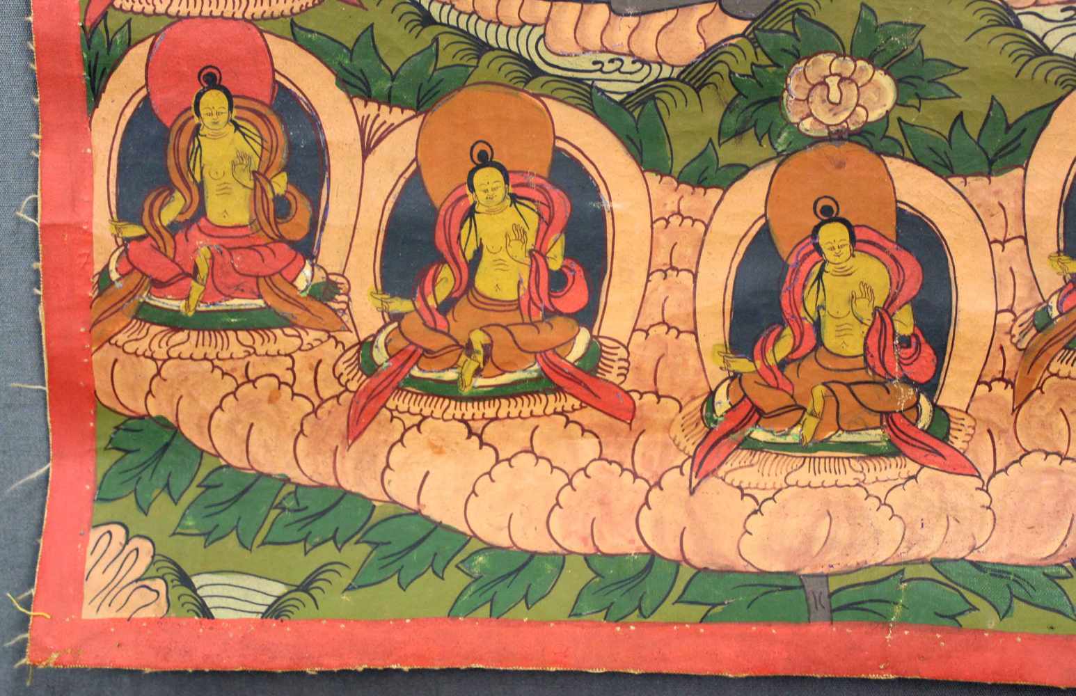 Goldgelbe Tara Thangka, China / Tibet alt.59 cm x 43 cm. Gemälde.Yellow Tara Thangka, China / - Image 2 of 8