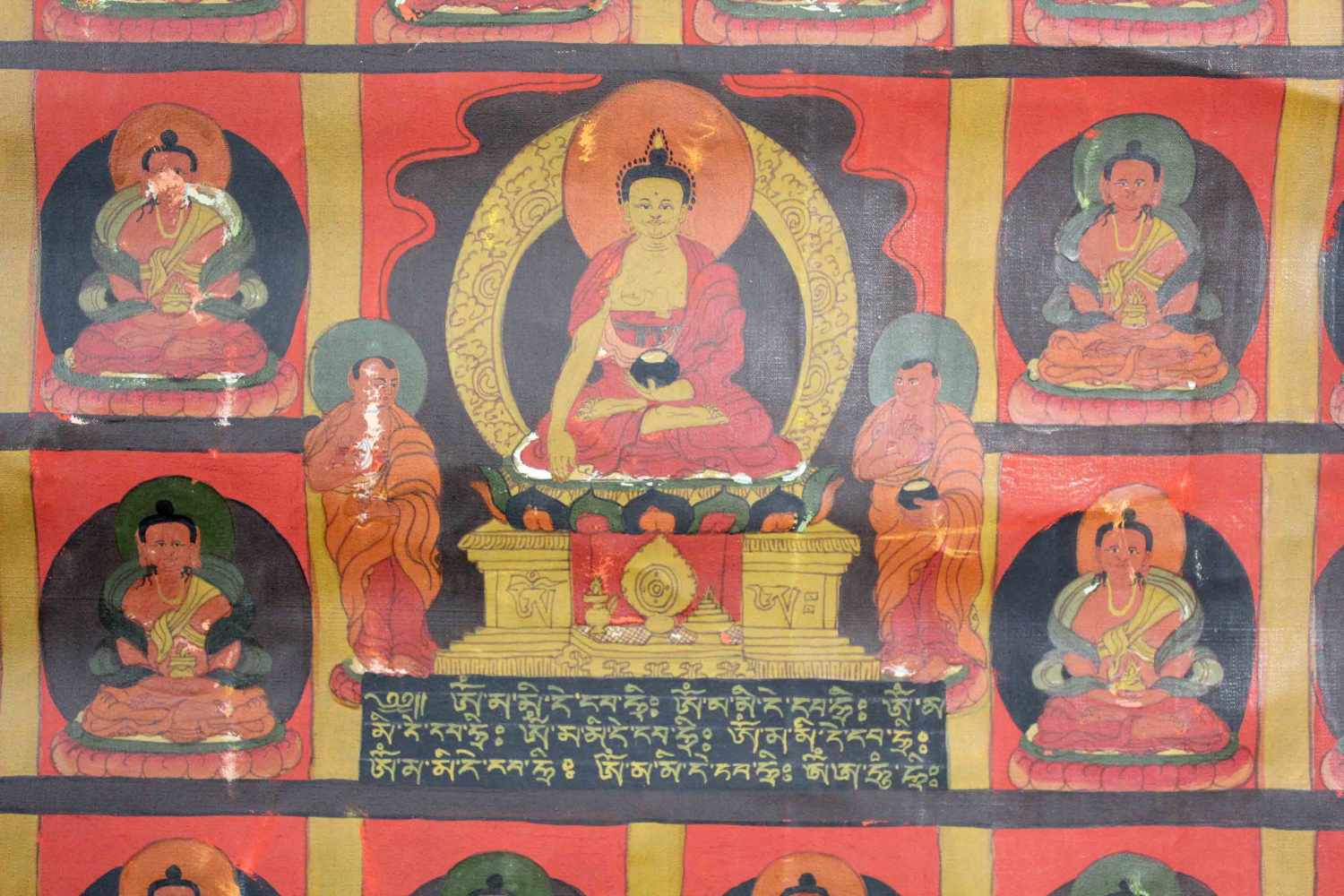 Buddha mit 38 Gurus, Thangka, China / Tibet alt.59,5 cm x 45,5 cm. Gemälde.Buddha with 38 gurus, - Image 4 of 8