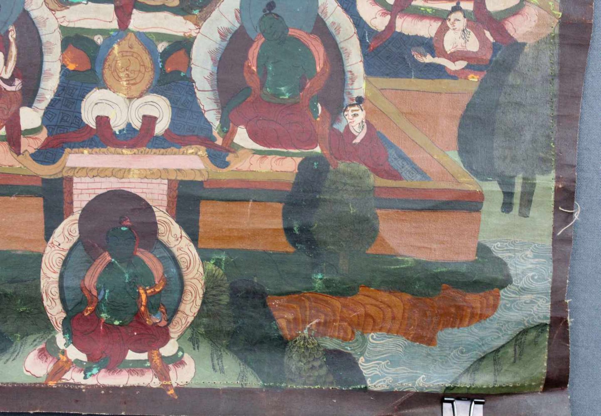 Weiße Avalokiteshvara Thangka, China / Tibet alt.60 cm x 42 cm. Gemälde. Auf erhötem Lotusthron - Bild 4 aus 10