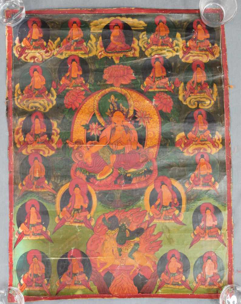 Gelbe Tara ? Auf Lotusthron. Thangka, China / Tibet alt.59 cm x 45 cm. Gemälde.Yellow Tara ? On a